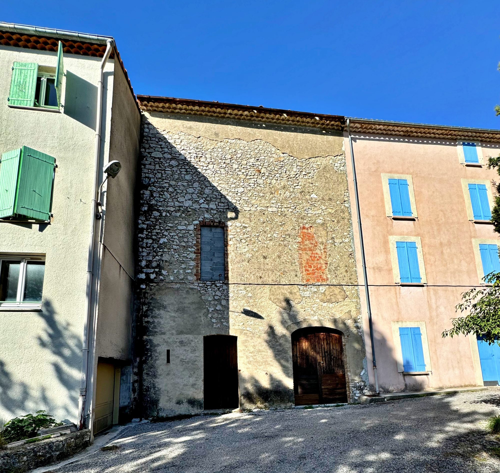 Immeuble 130 m² · à Comps-sur-Artuby · 130 m² · 82 000 €