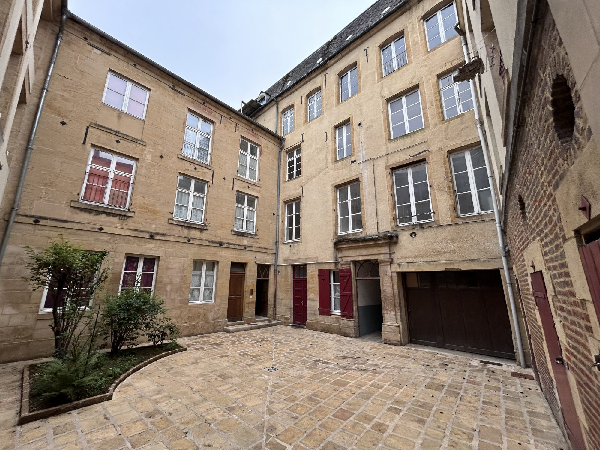Immeuble dans Sedan