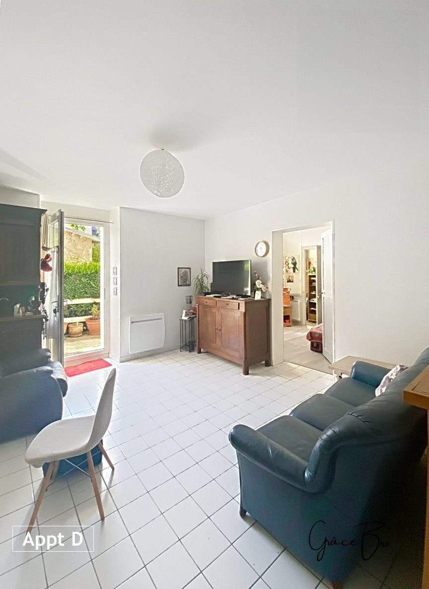 Immeuble 3 pièces 196 m² · à Saint-Maixent-l'École · 196 m² · 160 000 €