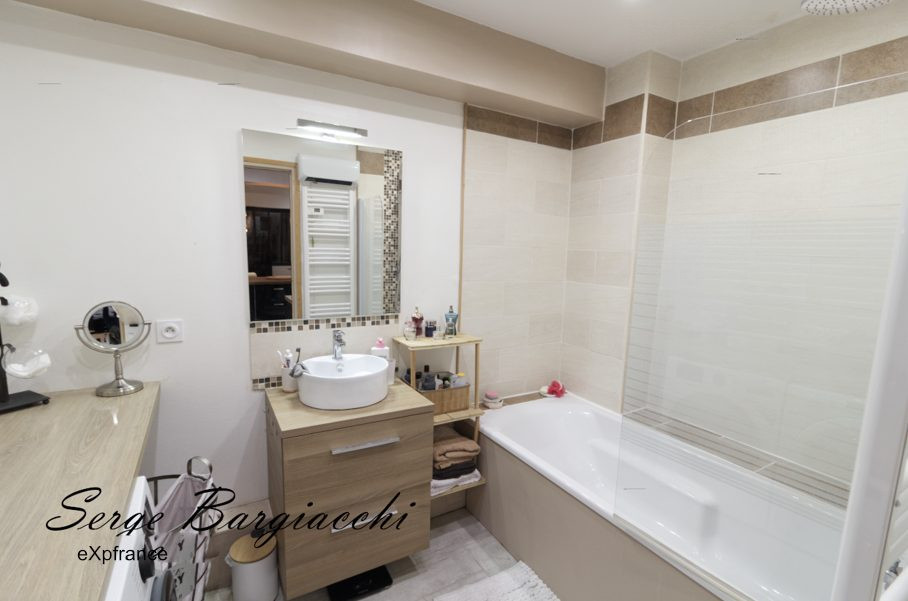 Immeuble 210 m² · à Hénin-Beaumont · 210 m² · 239 500 €
