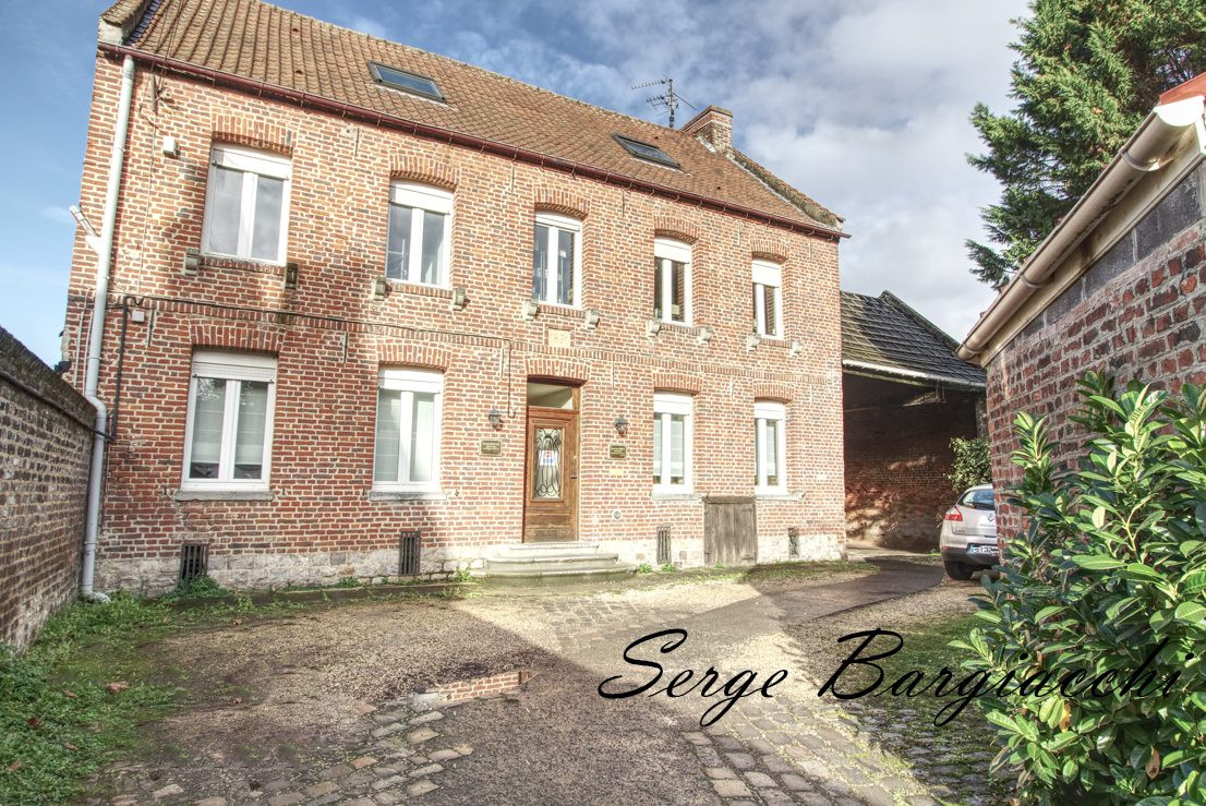Grande maison + terrain constructible 1000 m² – Idéal investisseurs ou division – Douai Dorignies