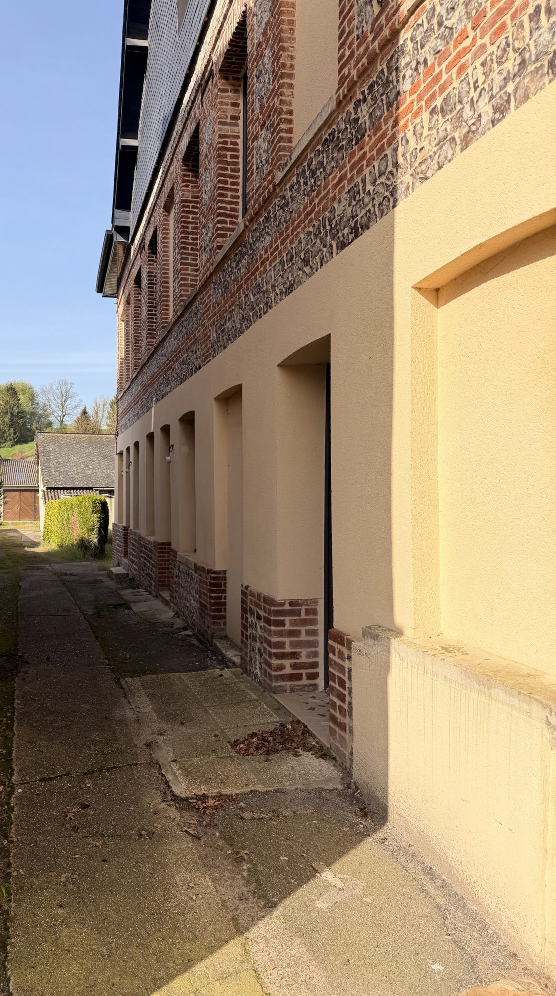 À VENDRE - Maison entièrement rénové + local commercial