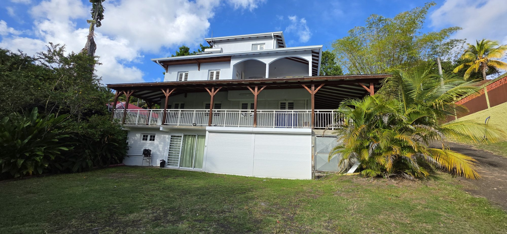 Immeuble rentable 58 000 €/an– Ducos (97224) fort potentiel investisseur