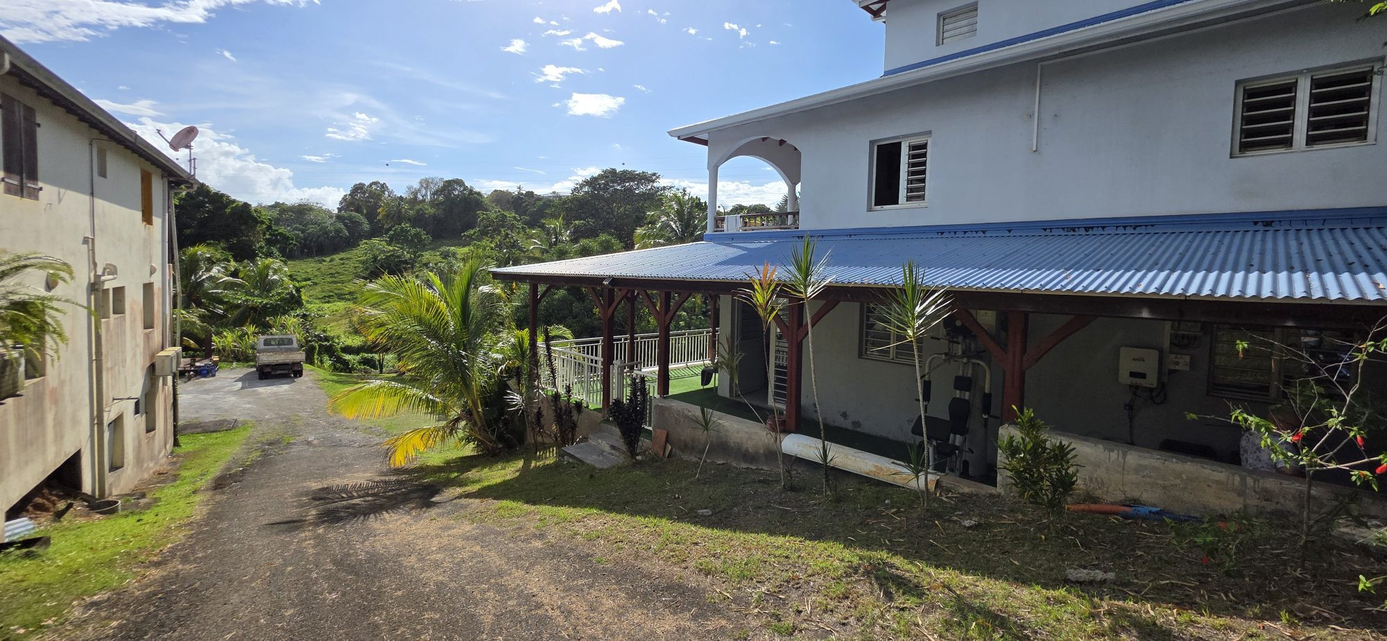 Profitable Building €58,000/year – Ducos (97224) Strong Investment Potential 3