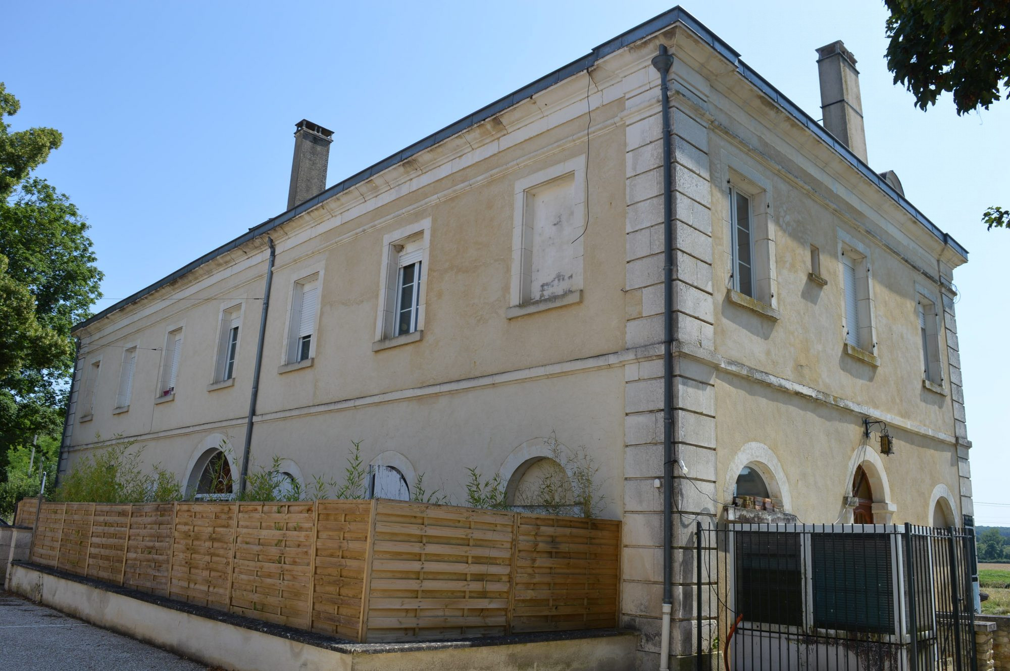 Immeuble 891 m² · à Marolles-sous-Lignières · 891 m² · 725 000 €