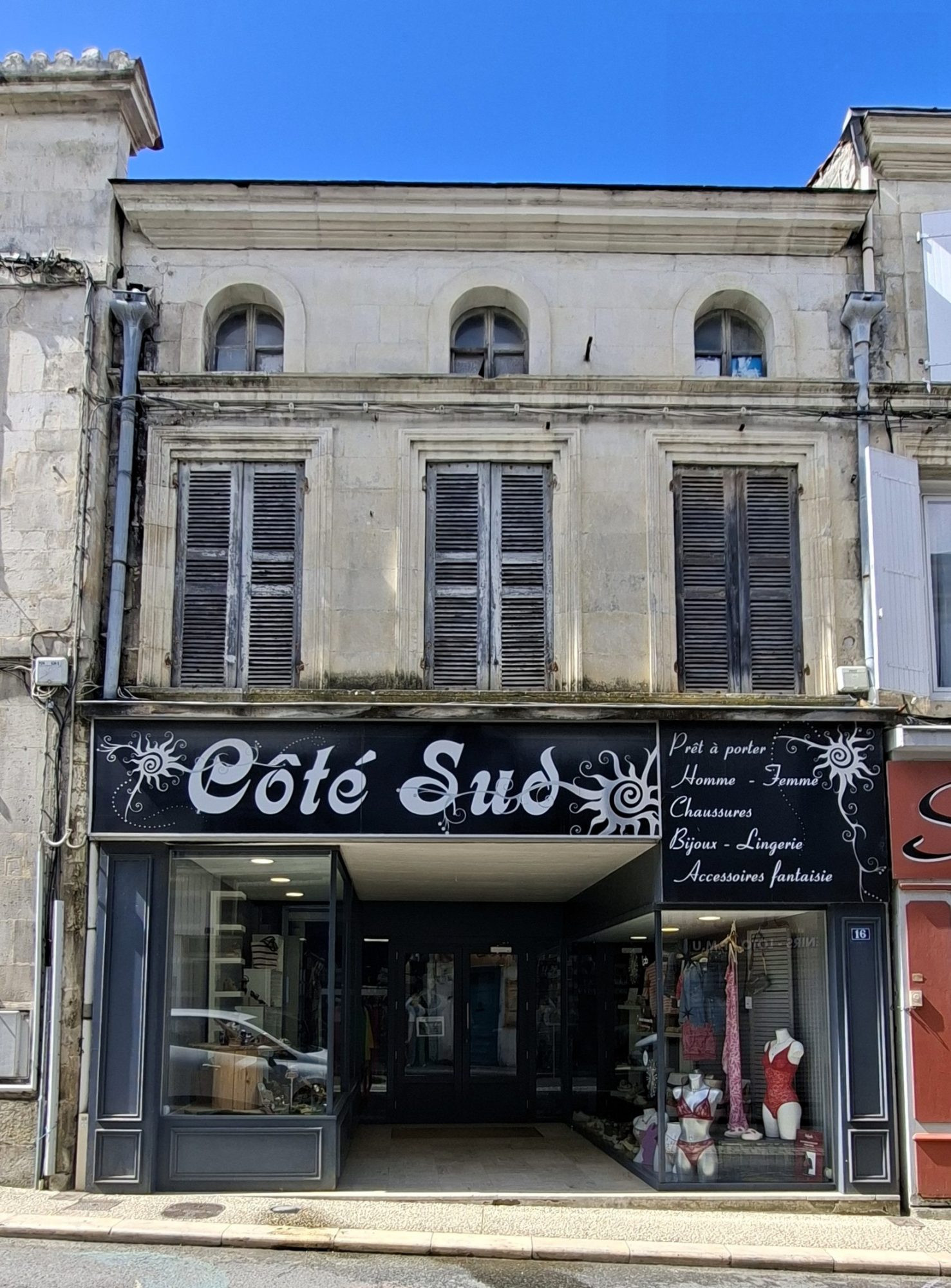 Immeuble à vendre à Pons