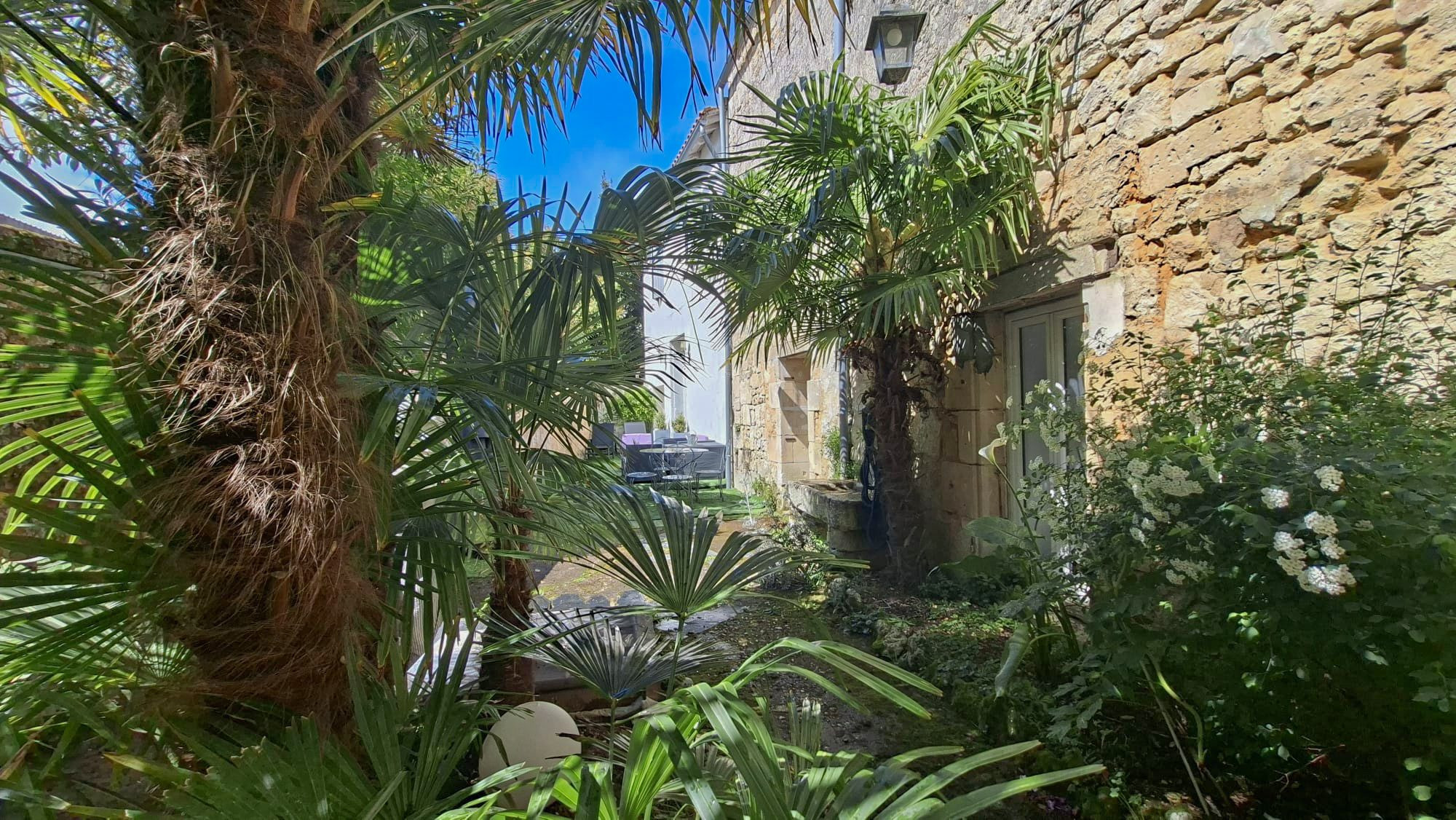 Immeuble dans Pons