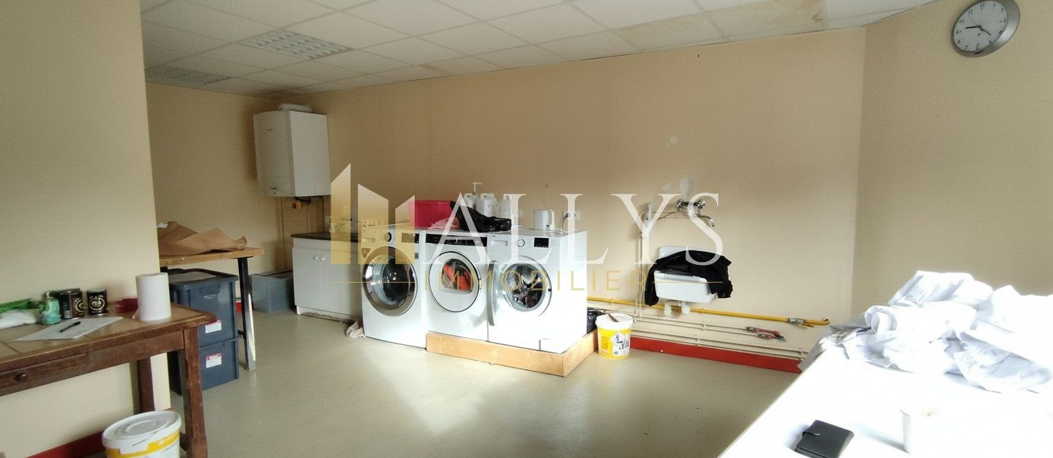 Immeuble 6 pièces et commerce 226m²