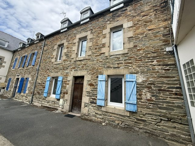 RARE À LANNION – IMMEUBLE DE RAPPORT EN PIERRE – 6 STUDIOS
