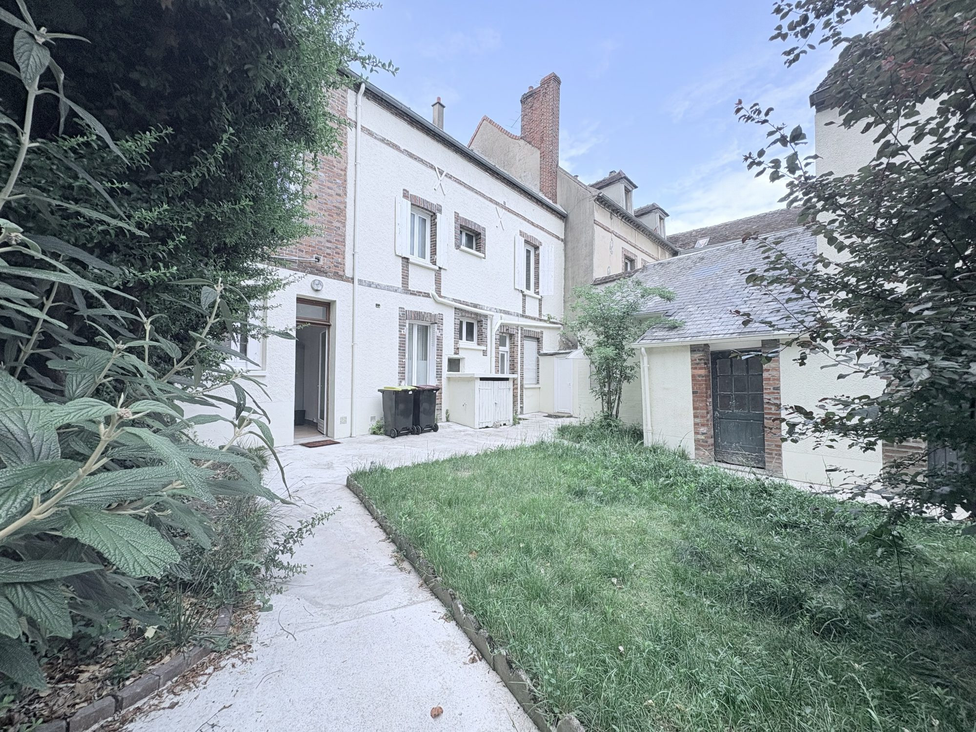 Immeuble à vendre à Sens