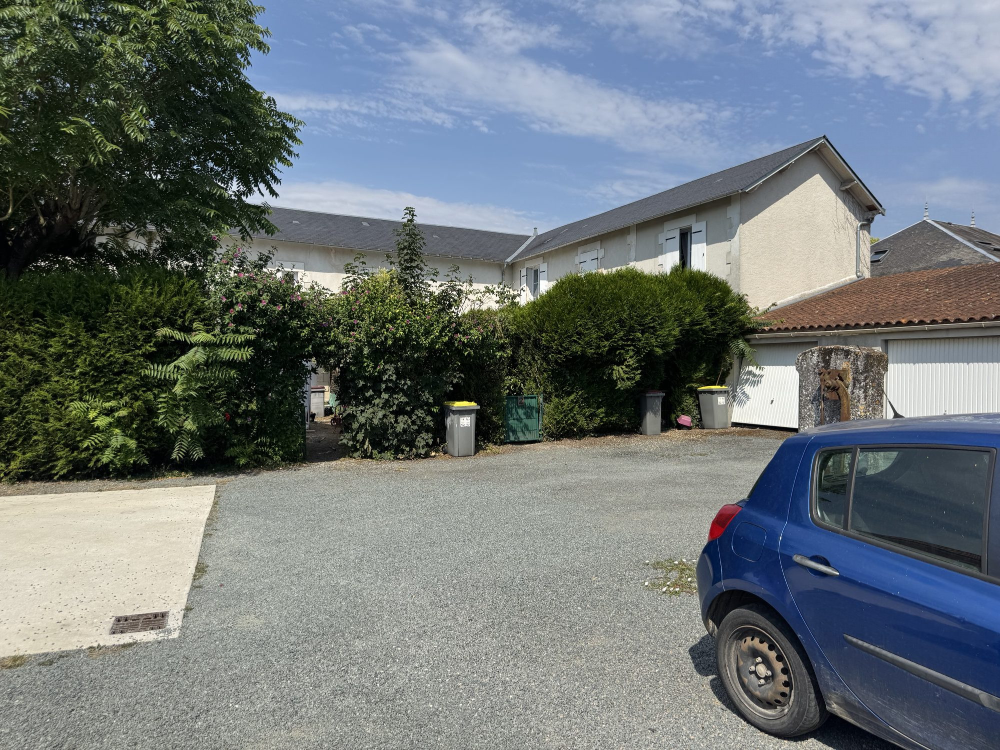 Immeuble dans Mauzé-sur-le-Mignon