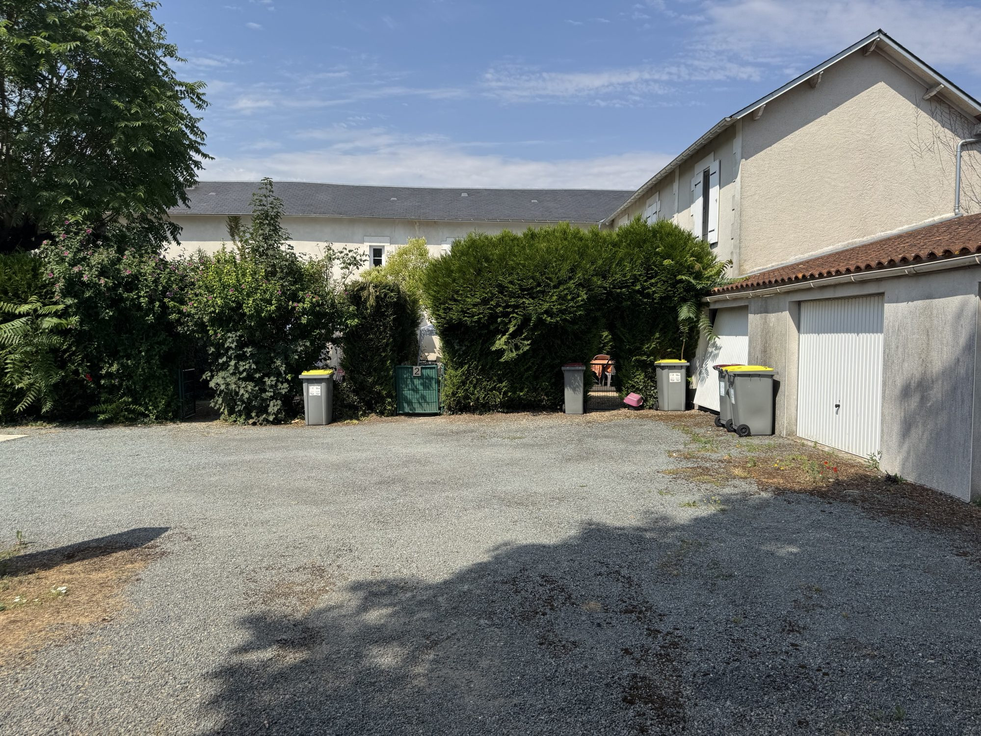 Immeuble dans Mauzé-sur-le-Mignon