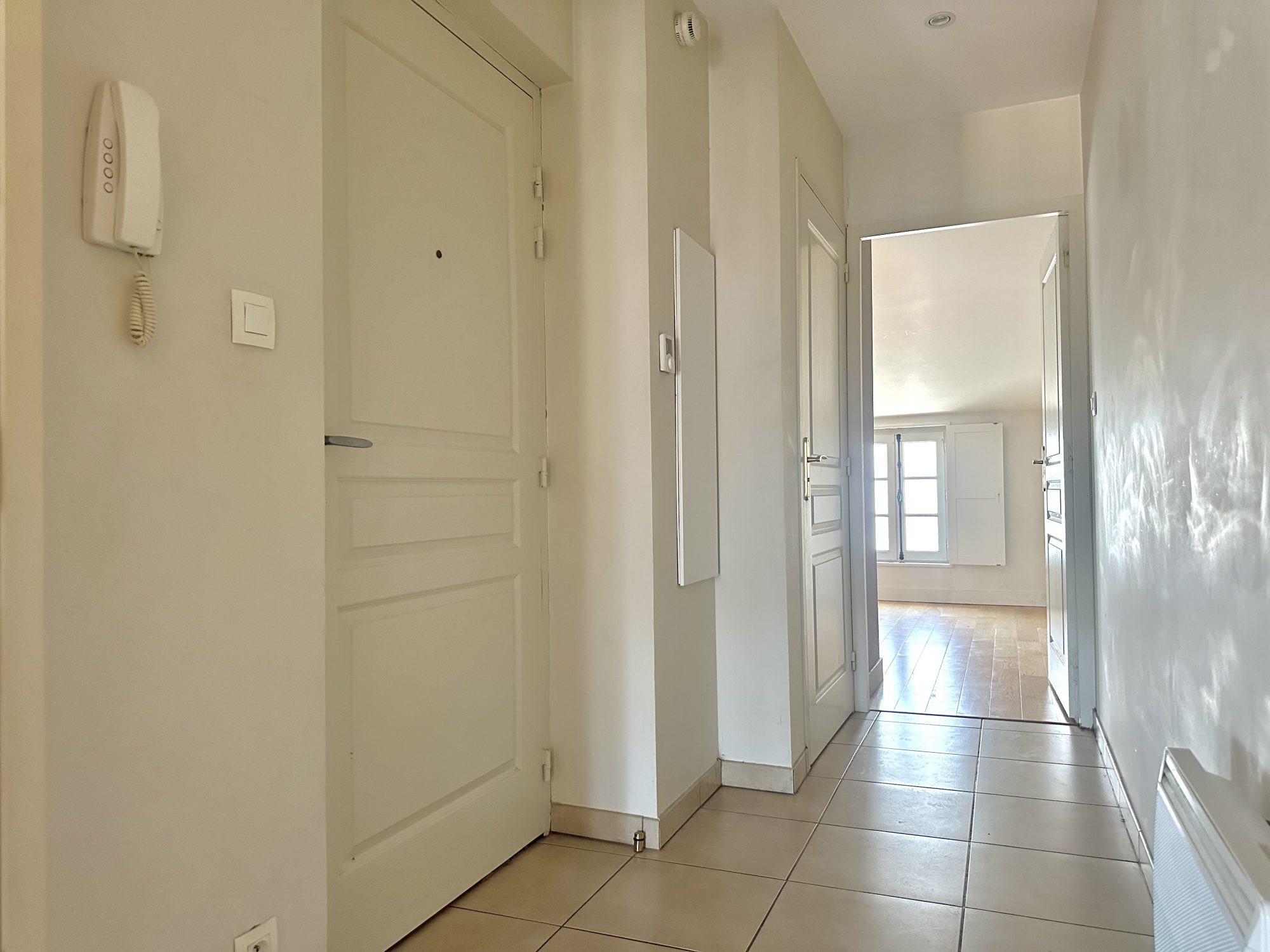 Mixed-use Building – 4 Apartments and Commercial Space – Hyper-centre of Saintes 5
