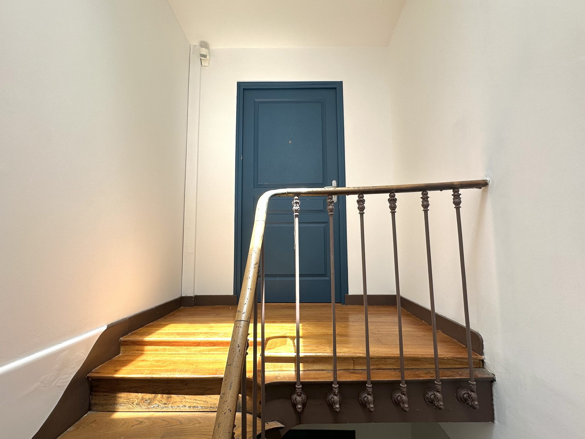 Mixed-use Building – 4 Apartments and Commercial Space – Hyper-centre of Saintes 3