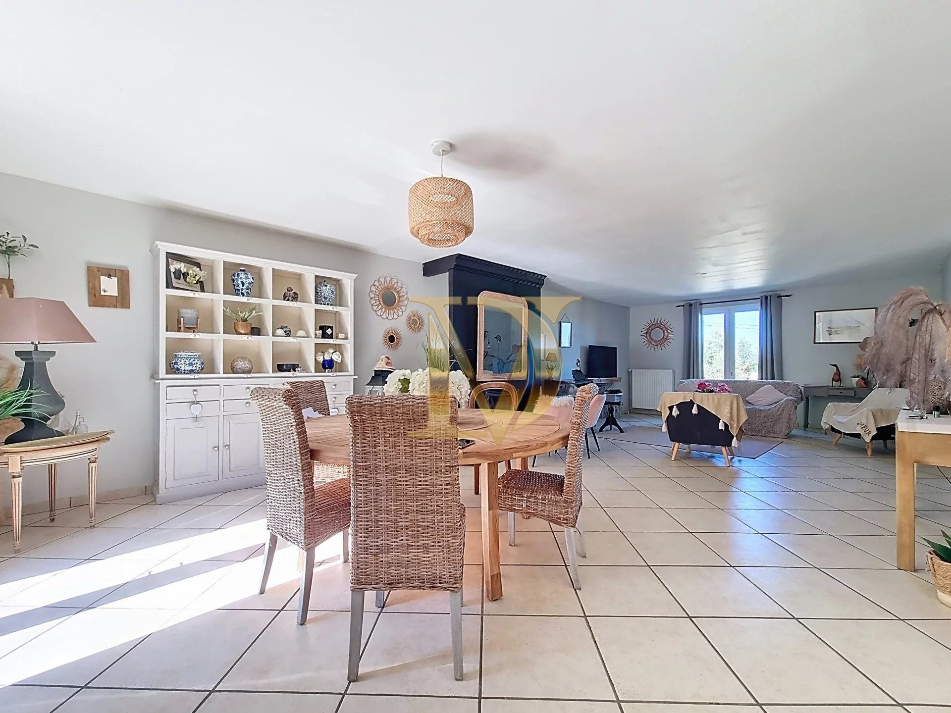Maison 9 pièces 245 m² · à Bléré · 245 m² · 278 250 €