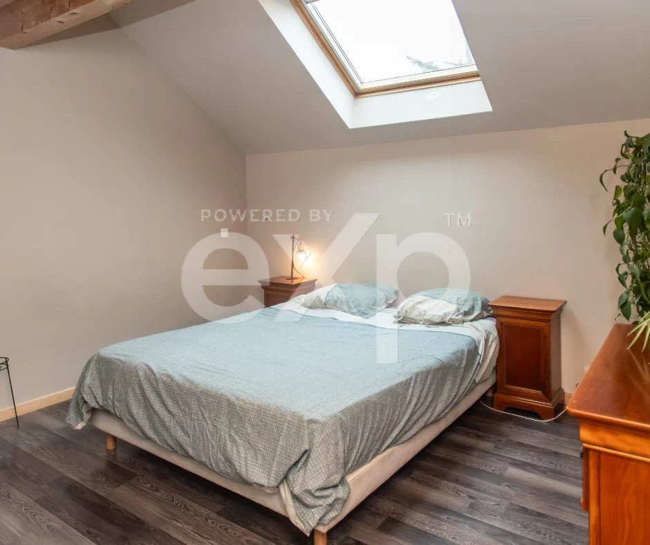 Village house with independent studio 4