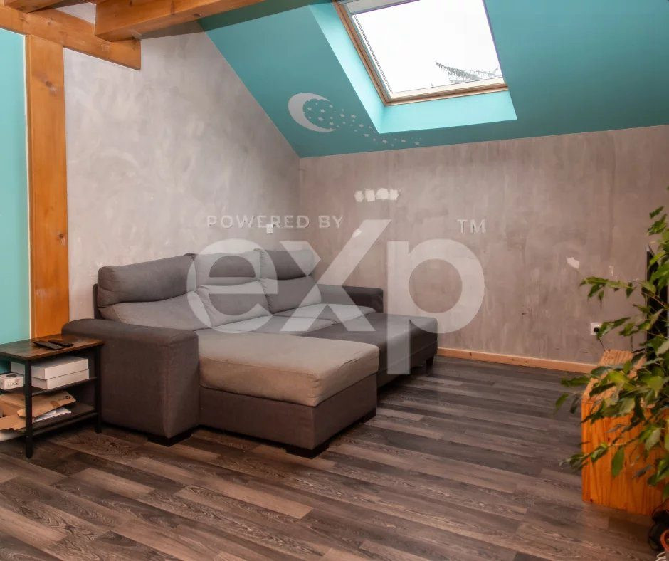 Village house with independent studio 3