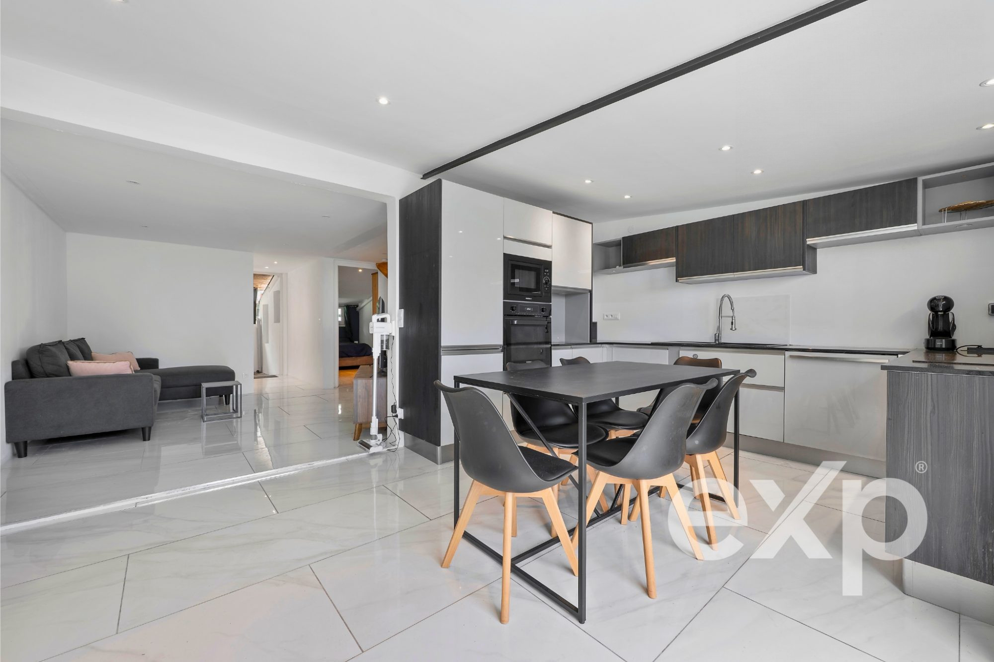 EXCLUSIVITÉ - Sofia – Maison 4 pièces rénovée avec piscine à La Possession – secteur Saint-Laurent – proche CHOR