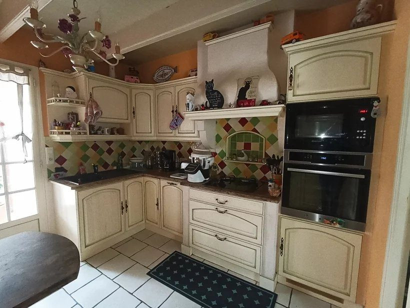 Family Home with Canal Access 4