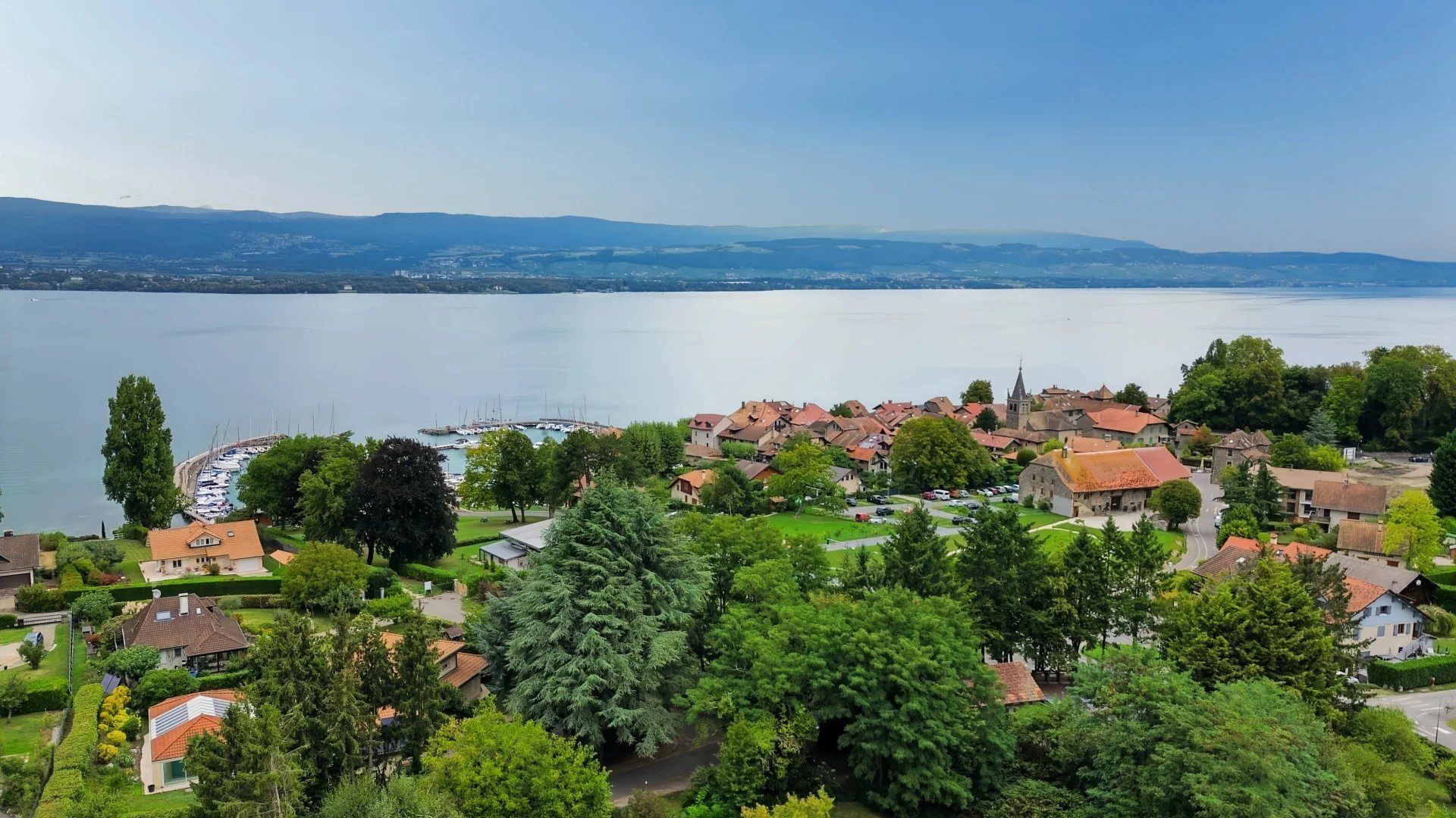 Nernier – Charming Architect-Designed Home, Swimming Pool and Large Wooded Grounds 4