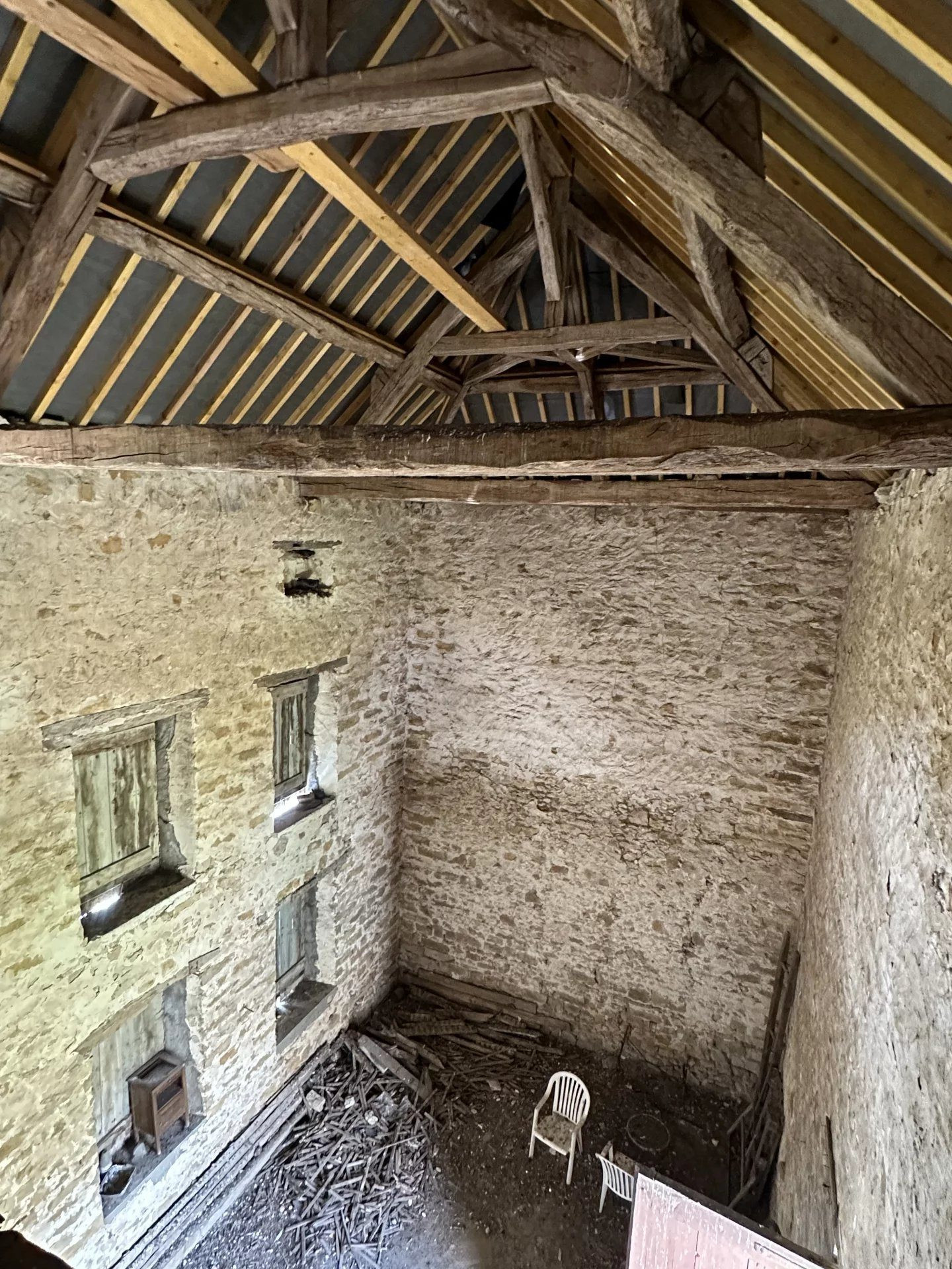 CHARACTERISTIC FARMHOUSE TO RENOVATE 5