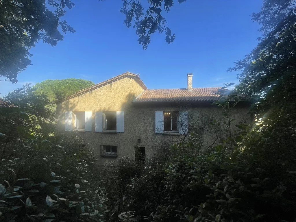 Spacious House 4