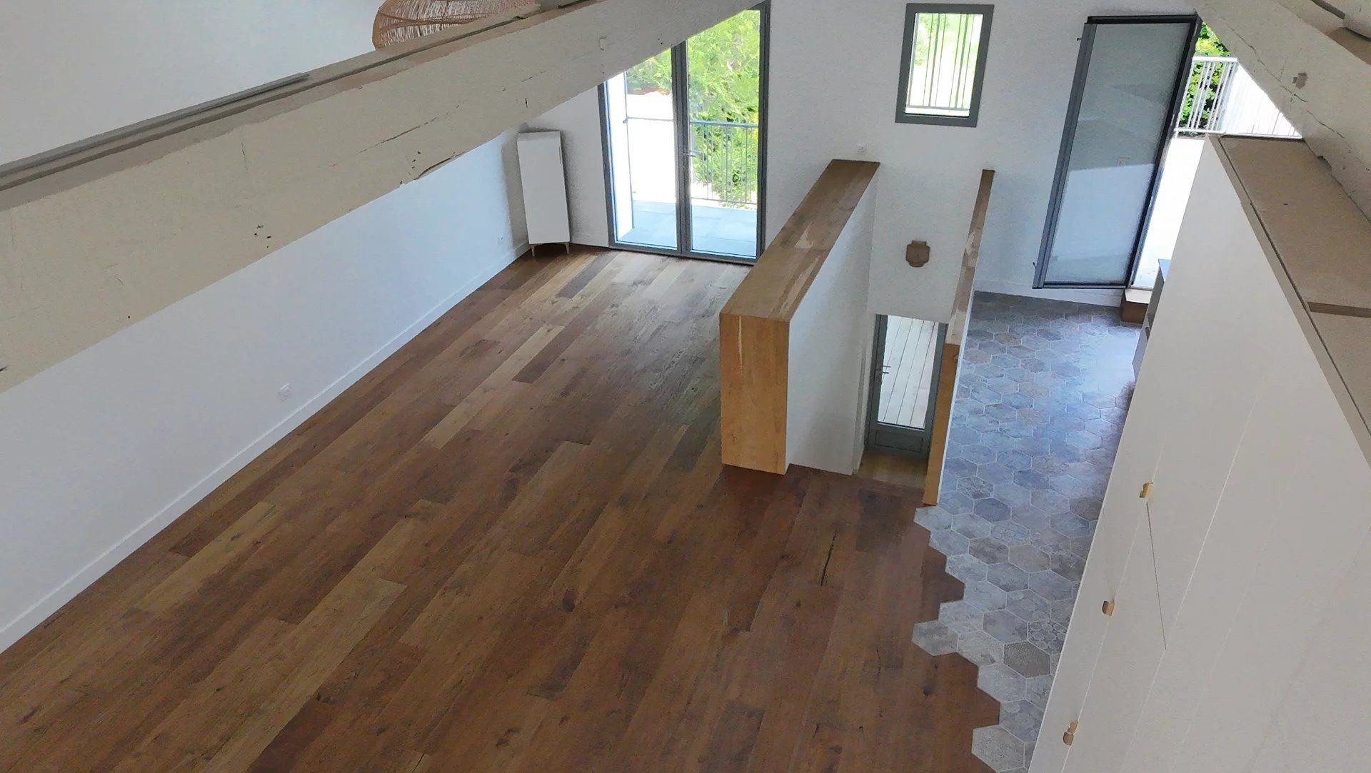 Maison atypique avec son jardin secret au cœur de Lafond
