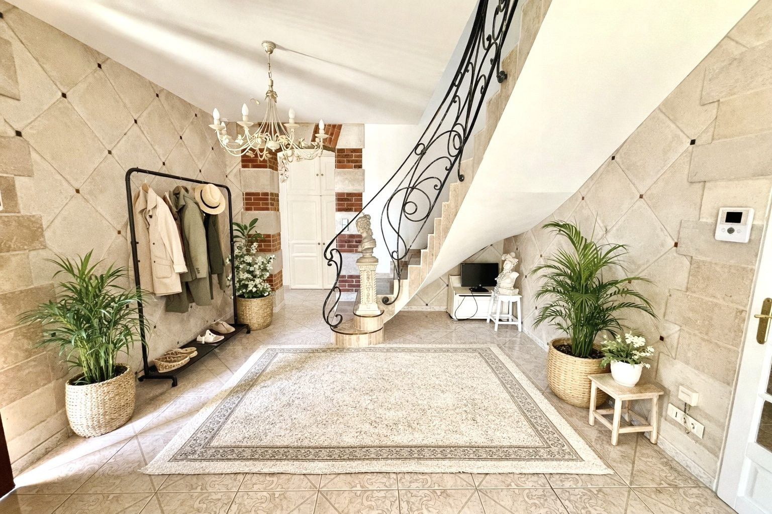 Exceptional 230 m² villa with swimming pool 5
