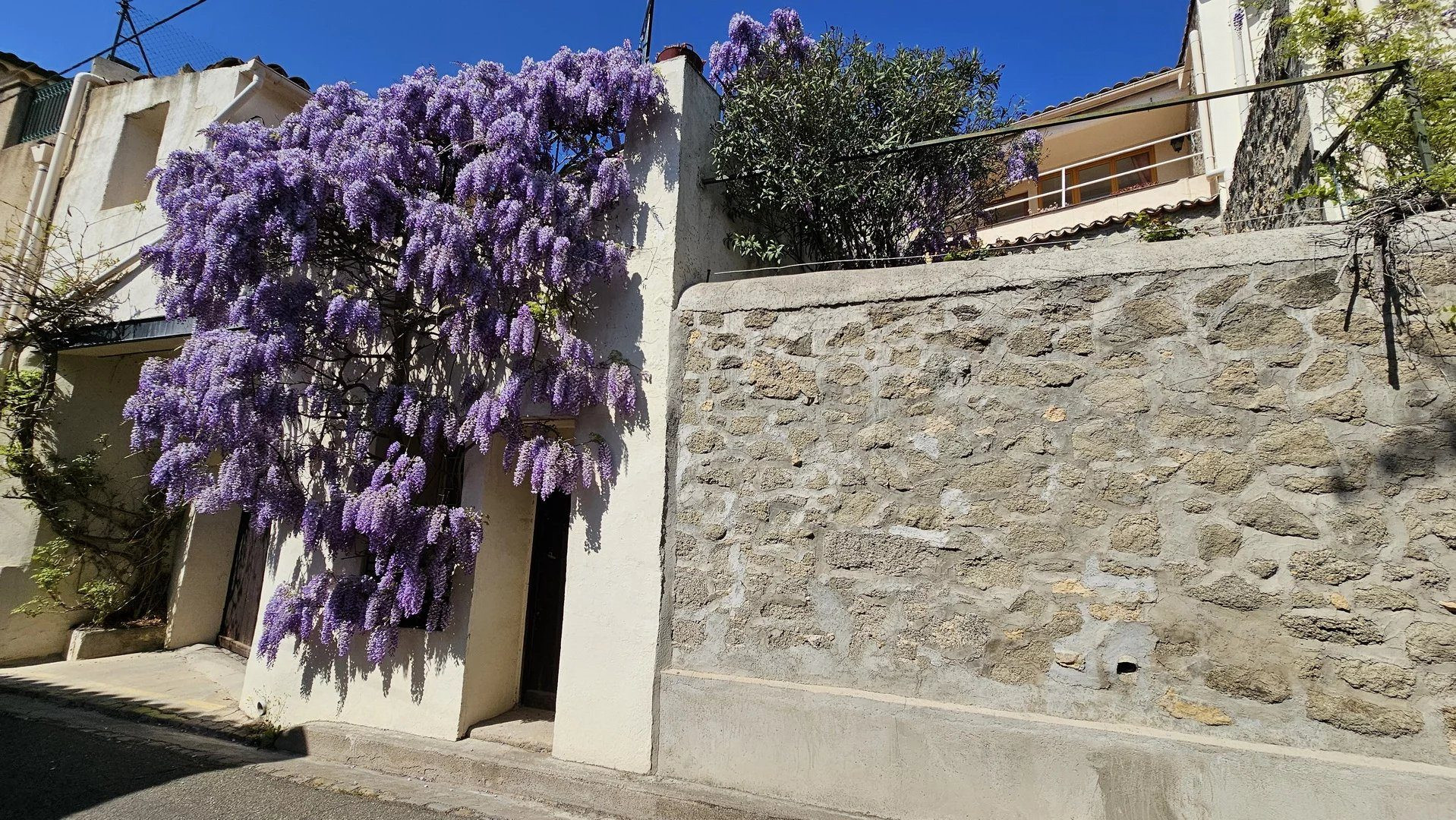 Historic house with garage, 3 terraces and small garden 3