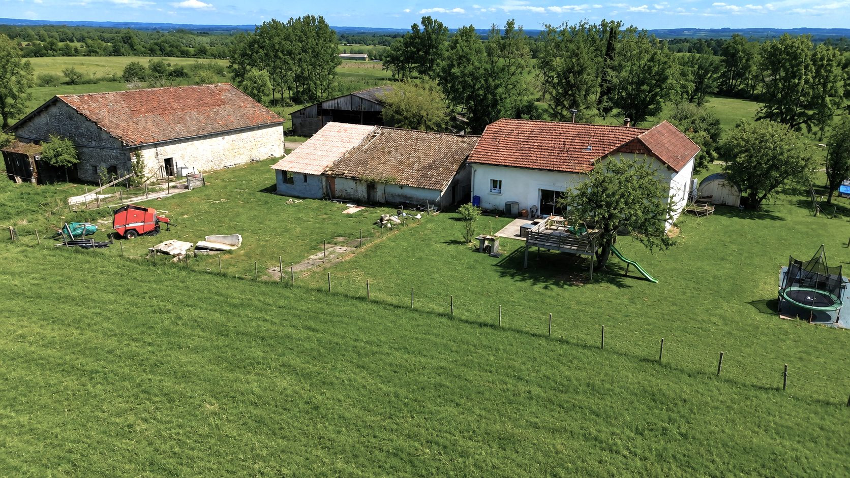BOISSE – Fermette avec 4 hectares attenants et vue dominante – DPE B / A – 265 000 €