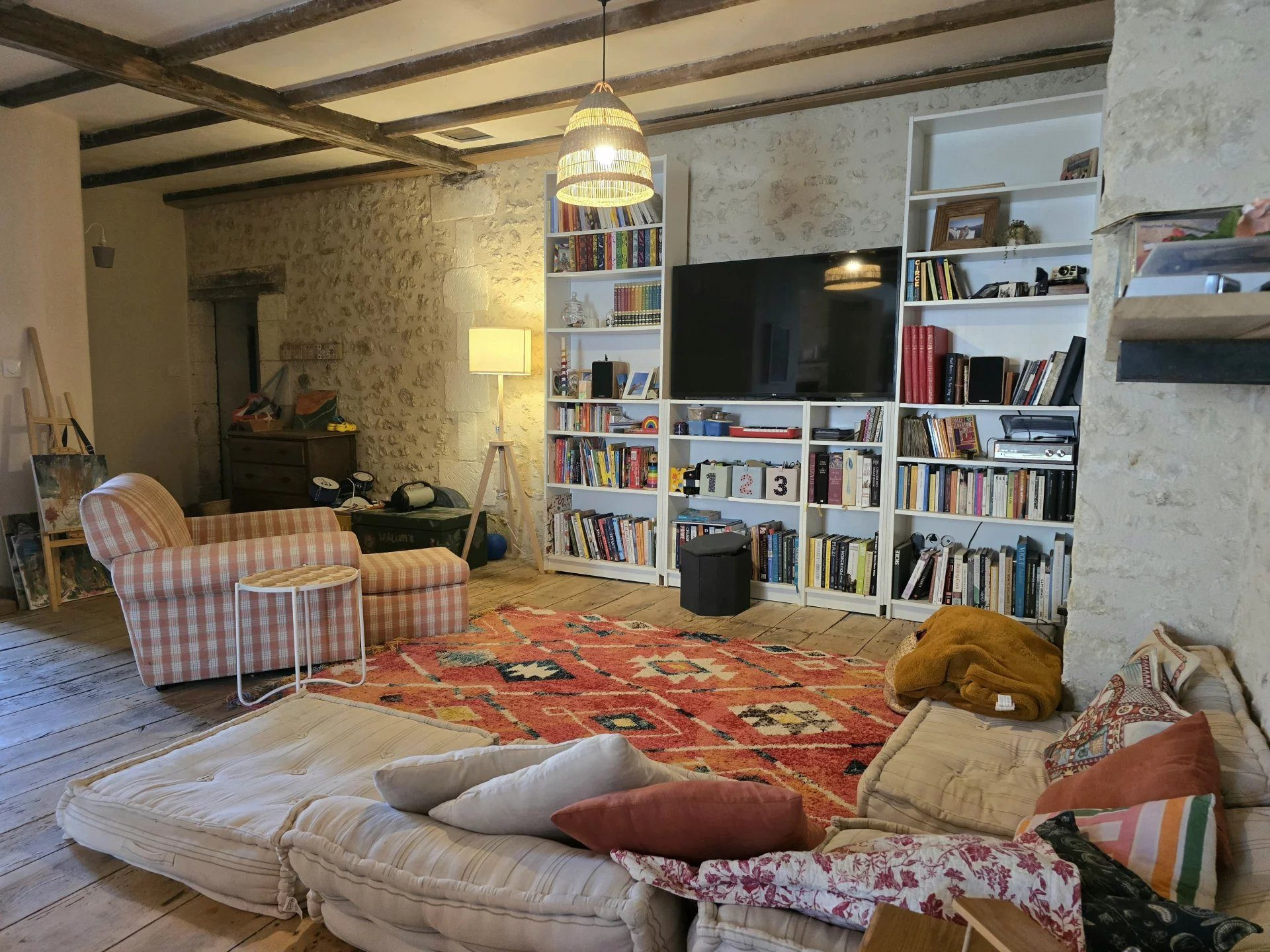 Village house offering great expansion potential 5