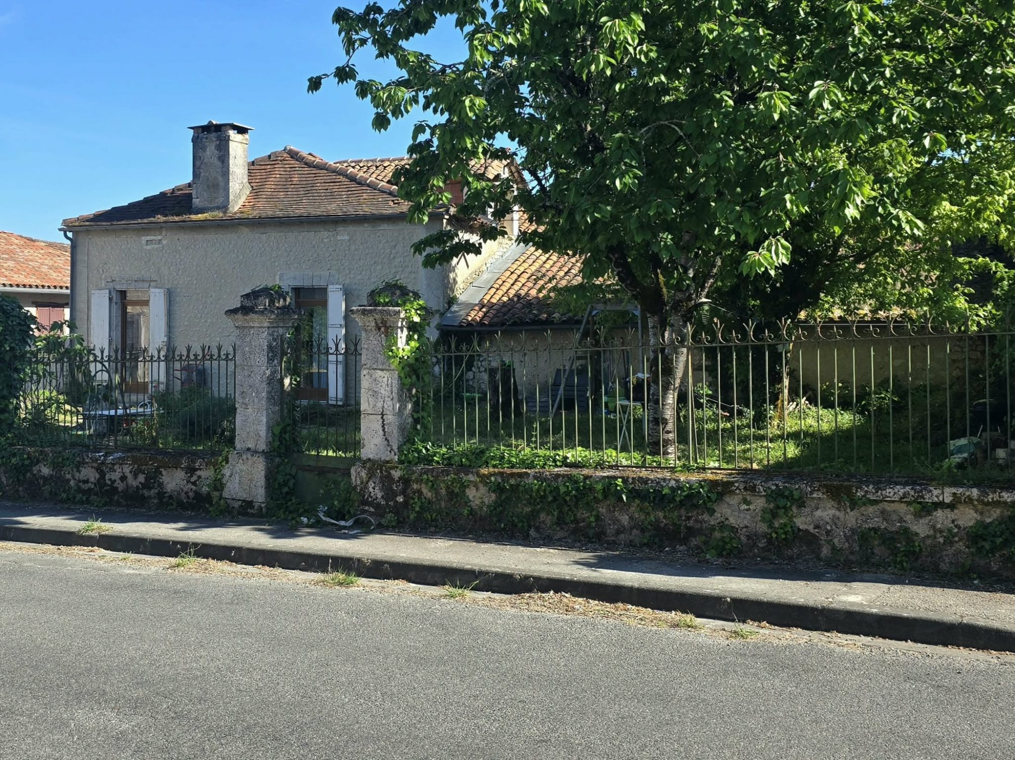 Maison de village offrant un gros potentiel d'extension