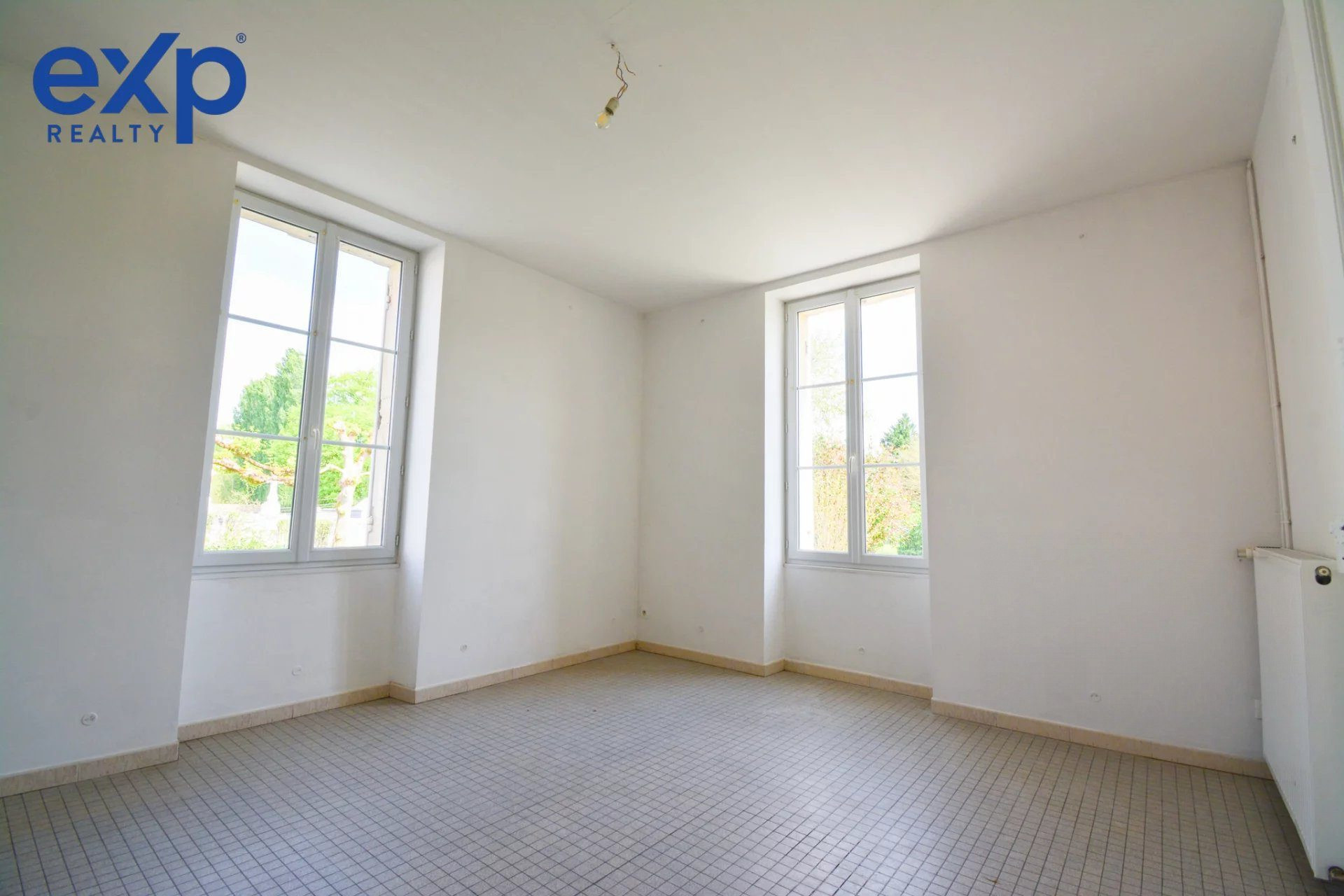 Maison 6 pièces 173 m² · à Petit-Palais-Et-Cornemps · 173 m² · 241 000 €