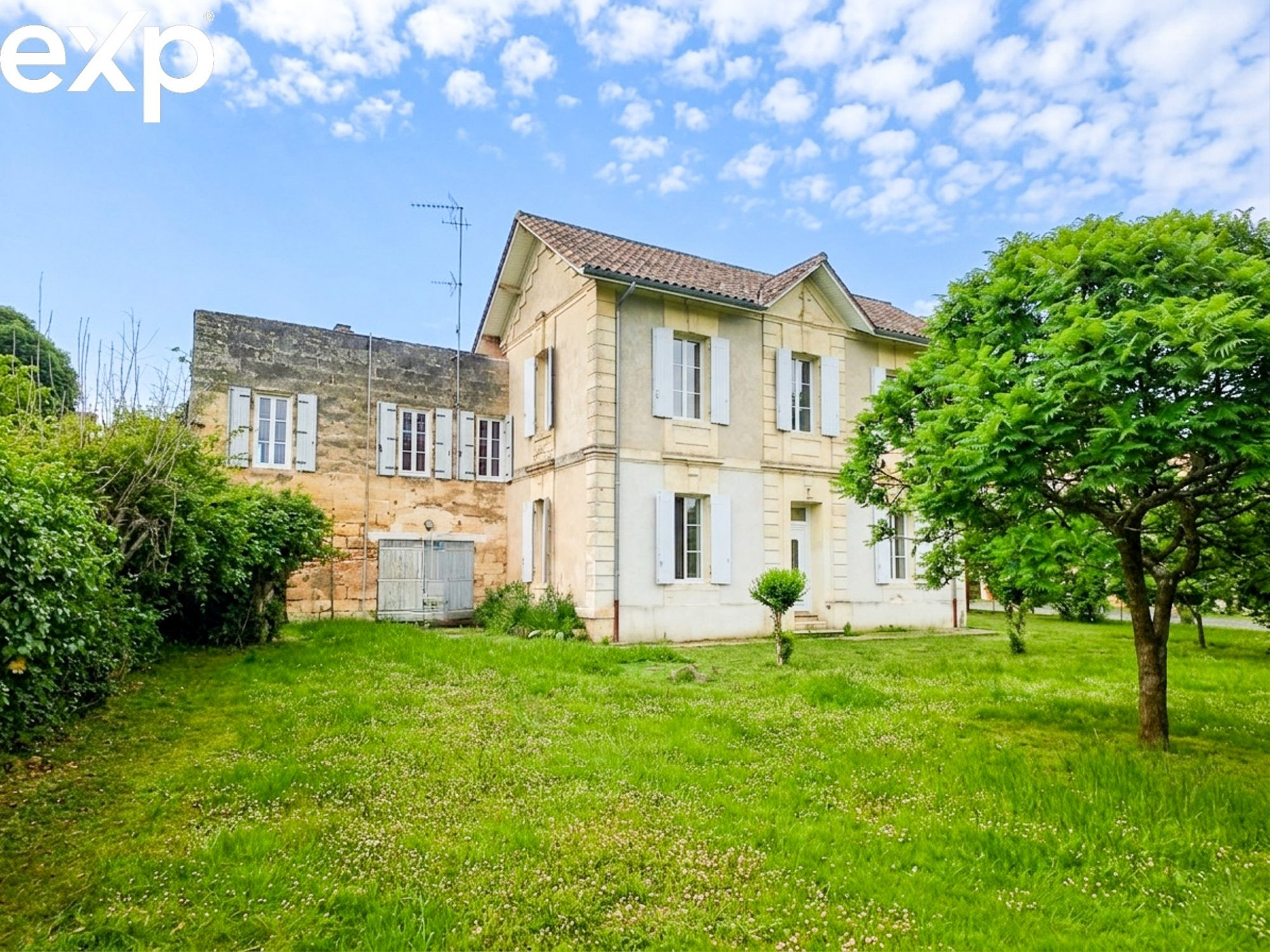 33570 - GRAND-SAINT-ÉMILIONNAIS-ANCIEN PRESBYTÈRE À POTENTIEL MULTIPLE (4 LOTS)