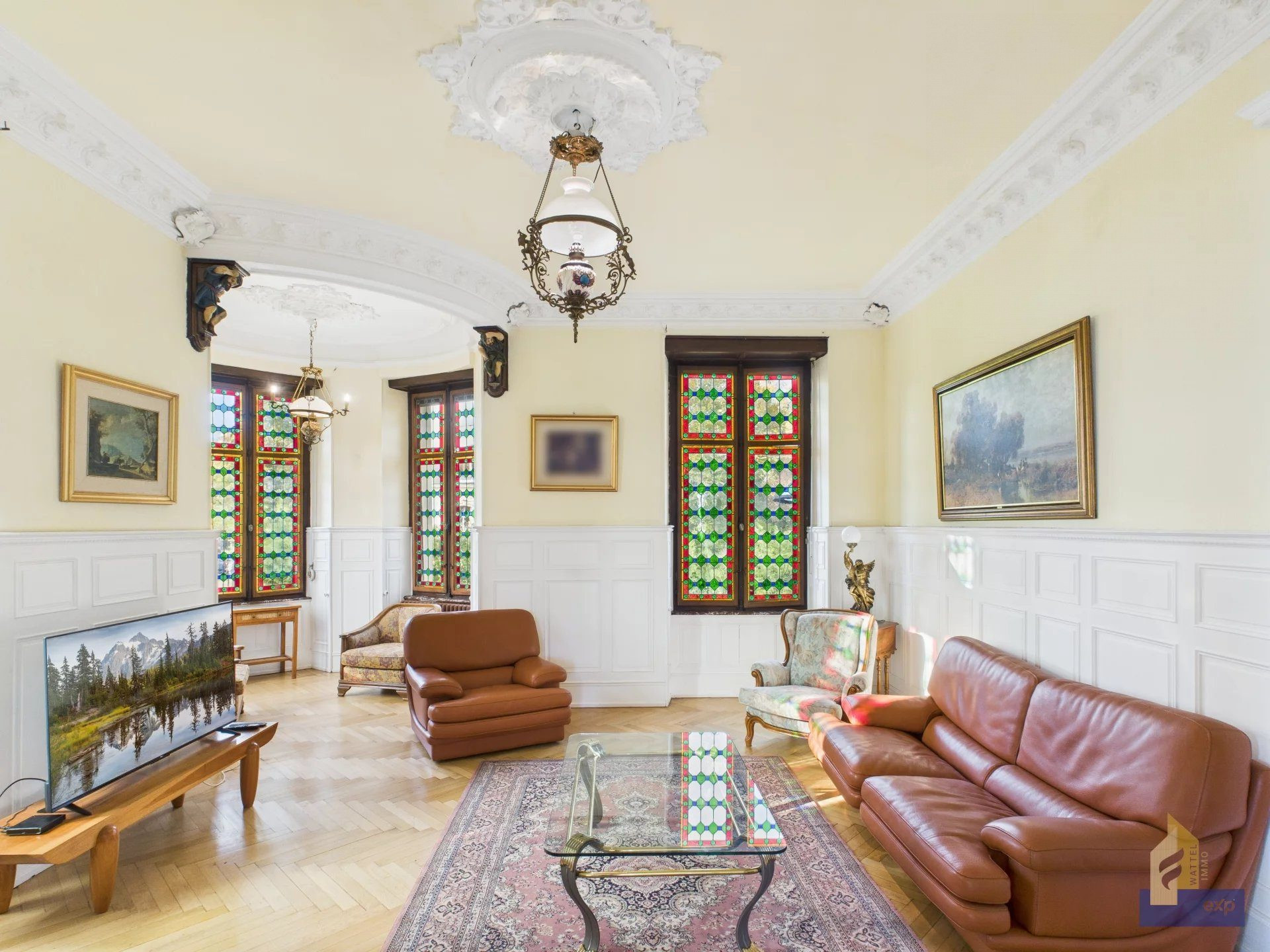 Prestigious Manor Close to Switzerland! 5