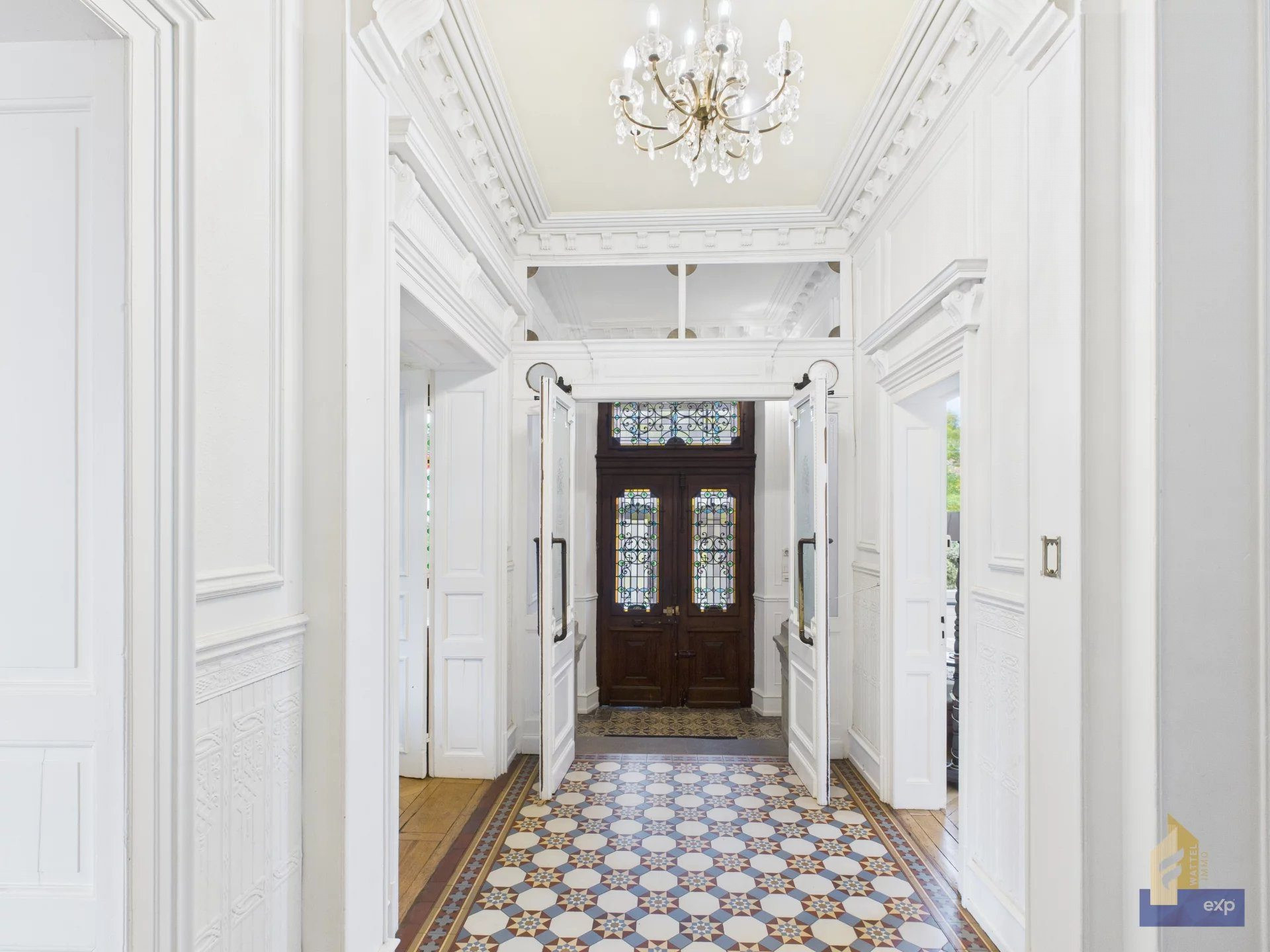 Manoir de prestige proche de la Suisse !