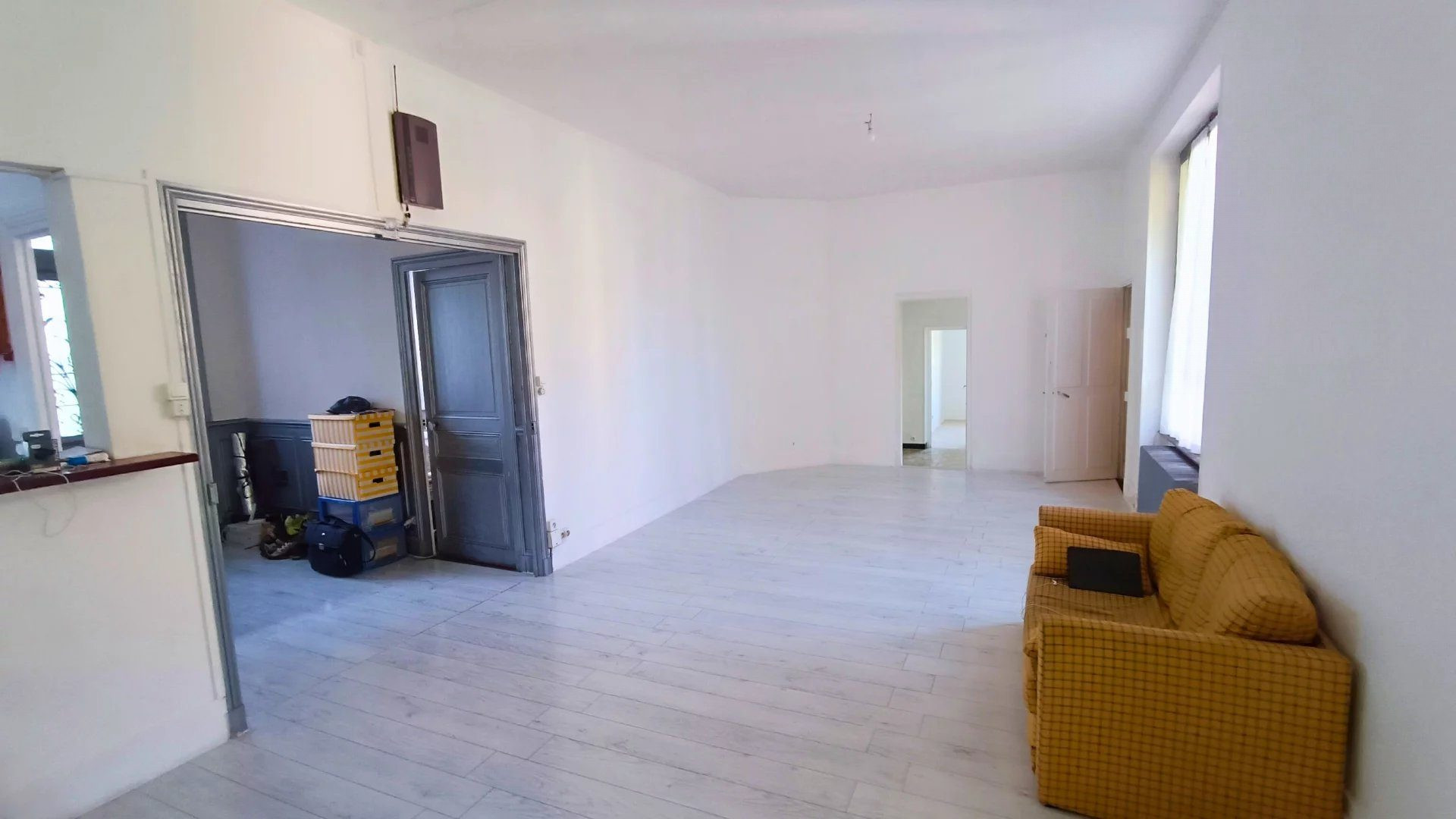 Sennecey-le-Grand (71) - 125m² House in Wooded Park 3