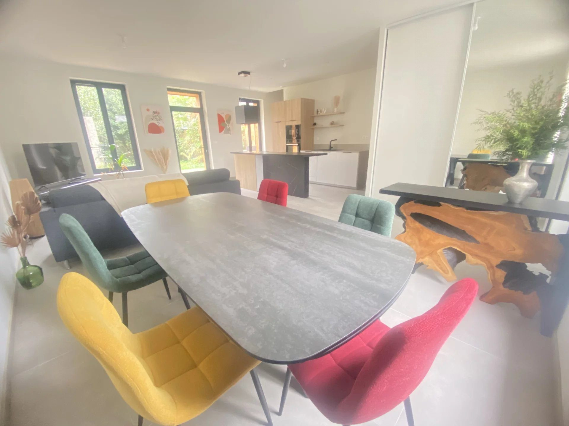03200 VICHY - TOWN CENTER - 4-ROOM TOWNHOUSE WITH TERRACE AND GARDEN 4