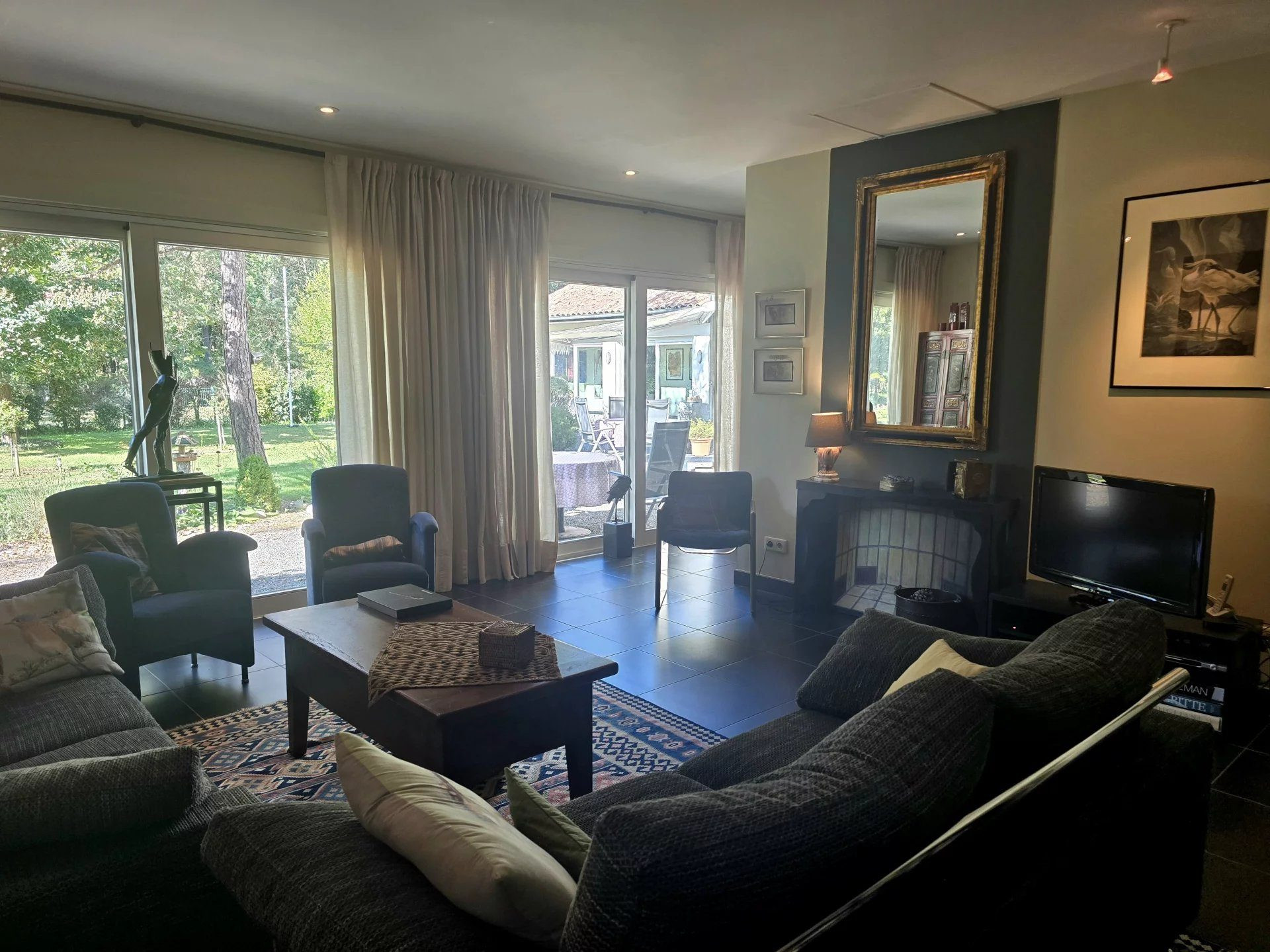 Remarkable Contemporary Villa in Bourg du Bost 4