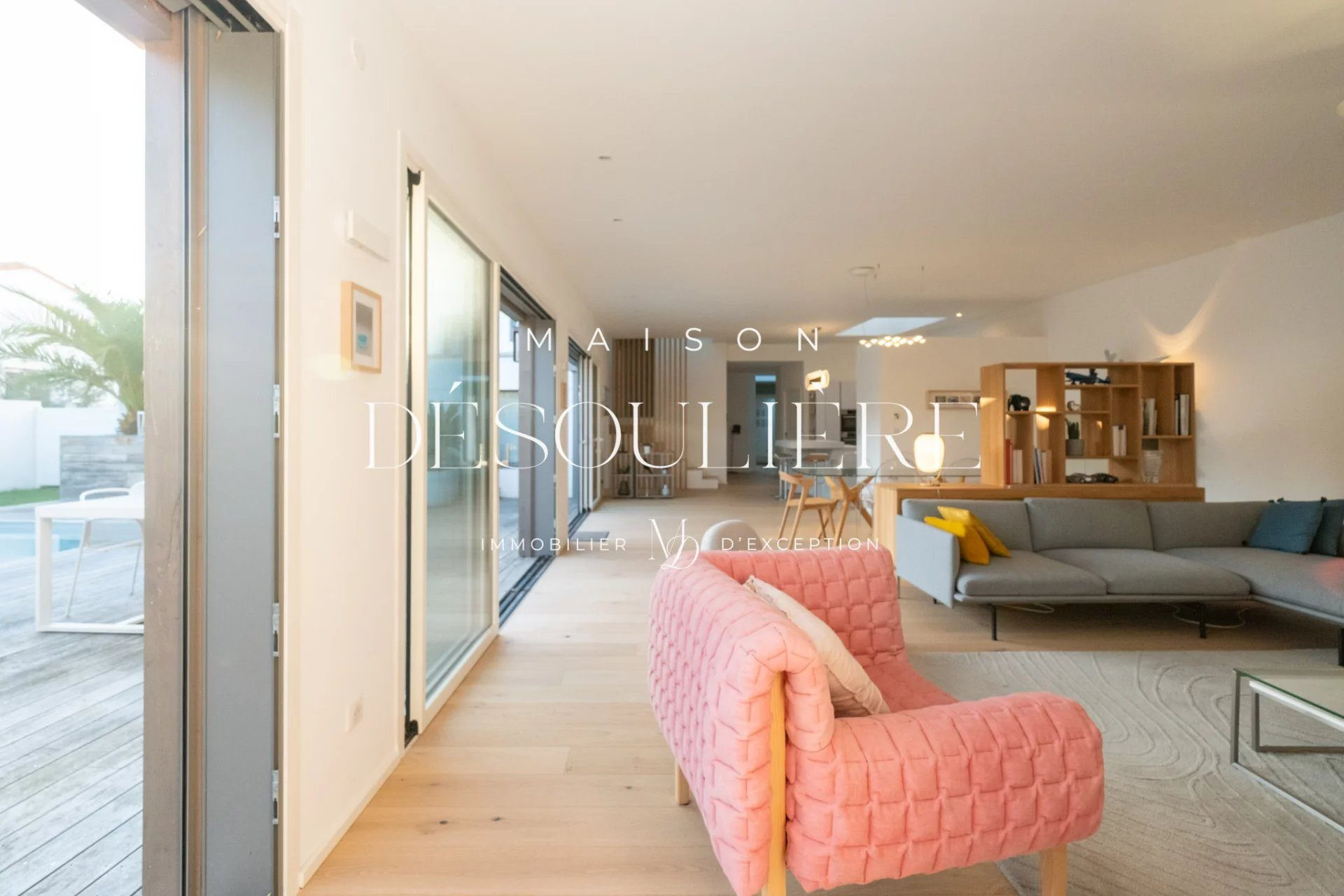 Maison 7 pièces 220 m² · à La Rochelle · 220 m² · 976 500 €