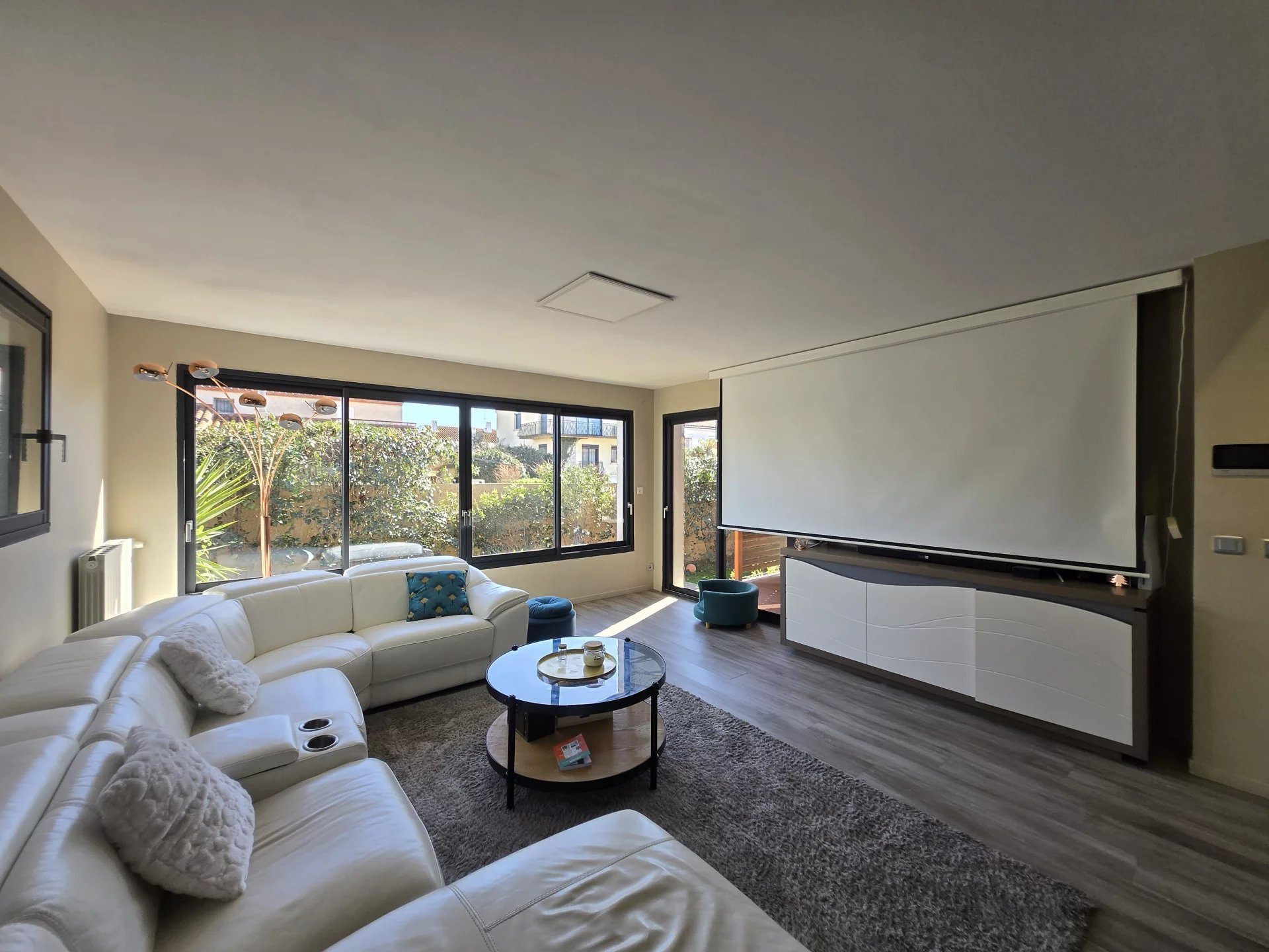 Superb Mas with Multiple Dwellings and Pool in Bompas 4