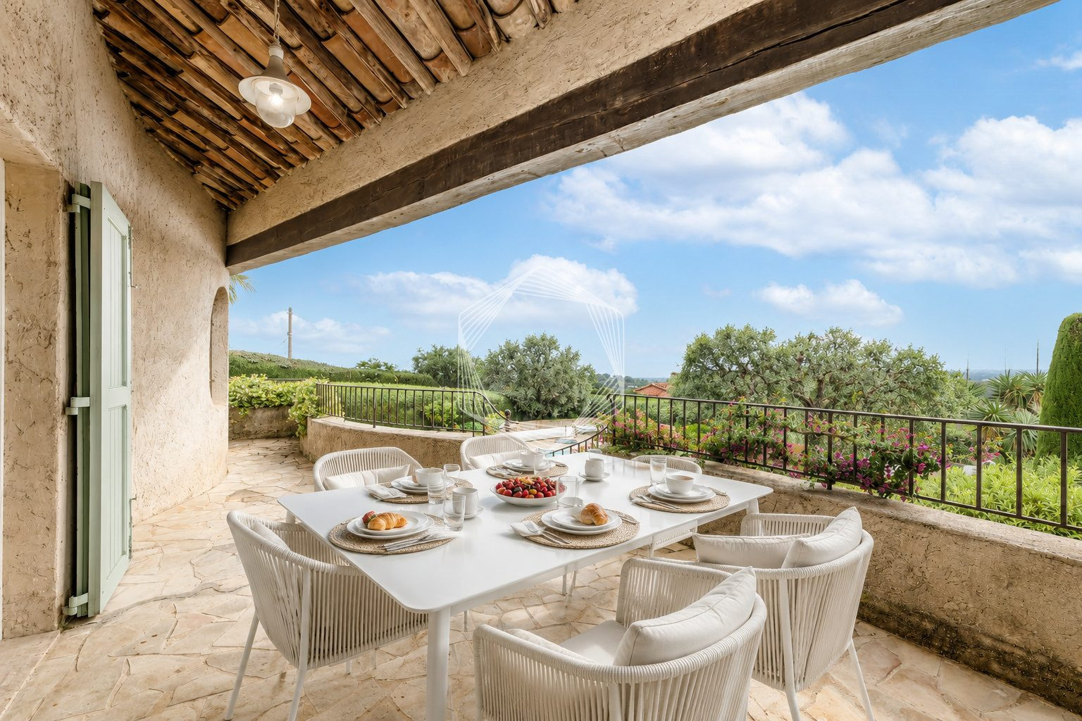 House for sale in Le Rouret, 258 m²