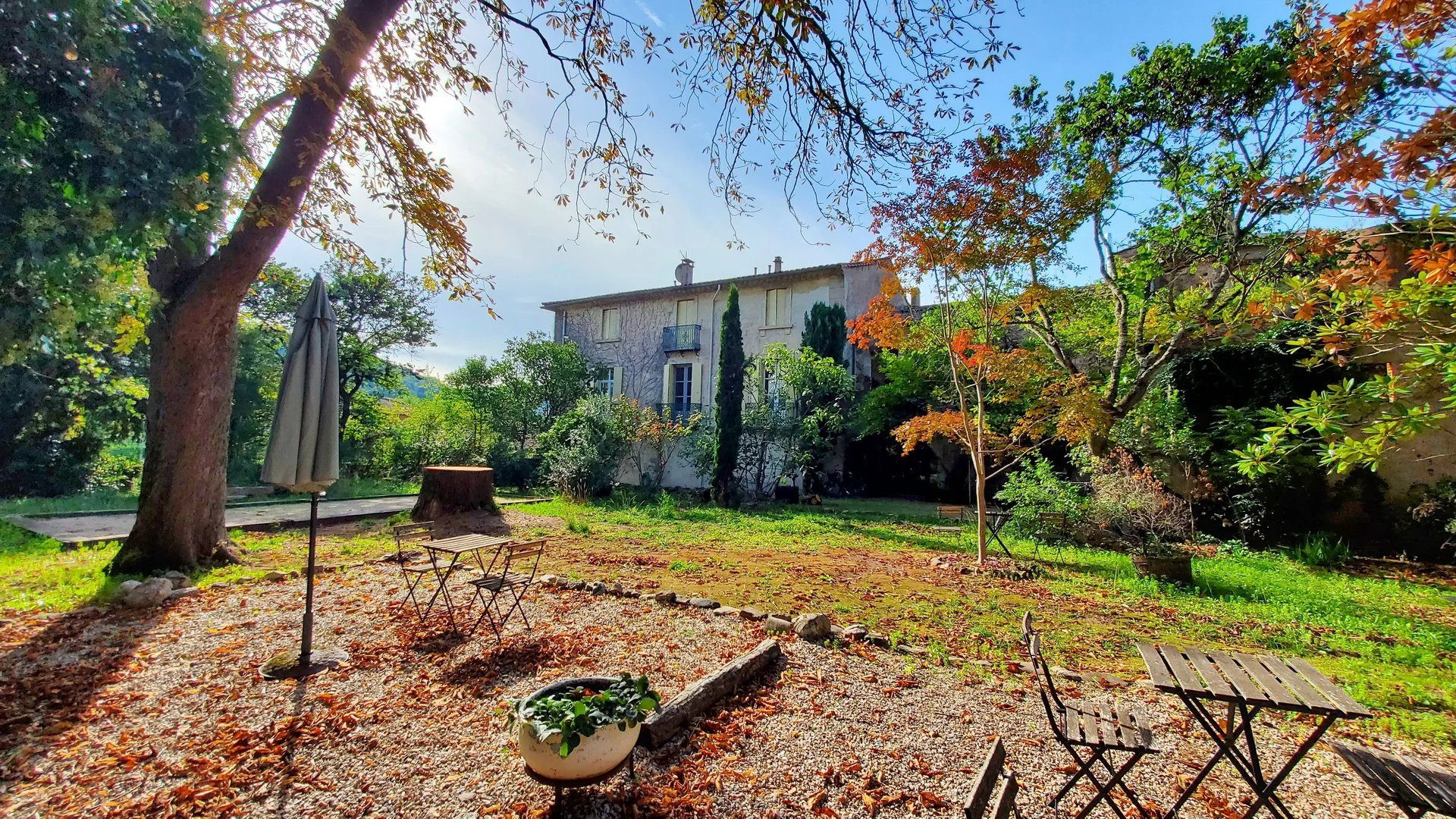 Maison 12 pièces 280 m² · à La Tour-sur-Orb · 280 m² · 455 000 €