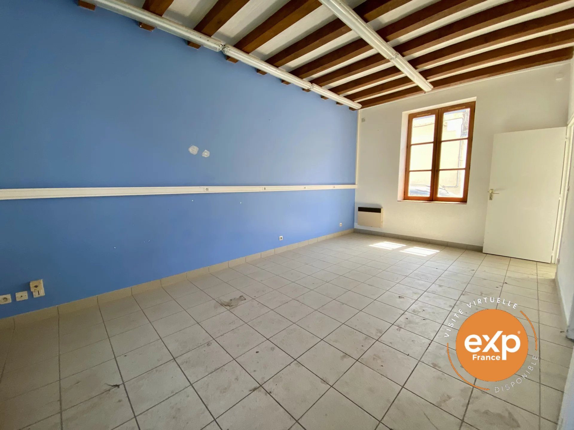 Beautiful town house with outbuildings 3