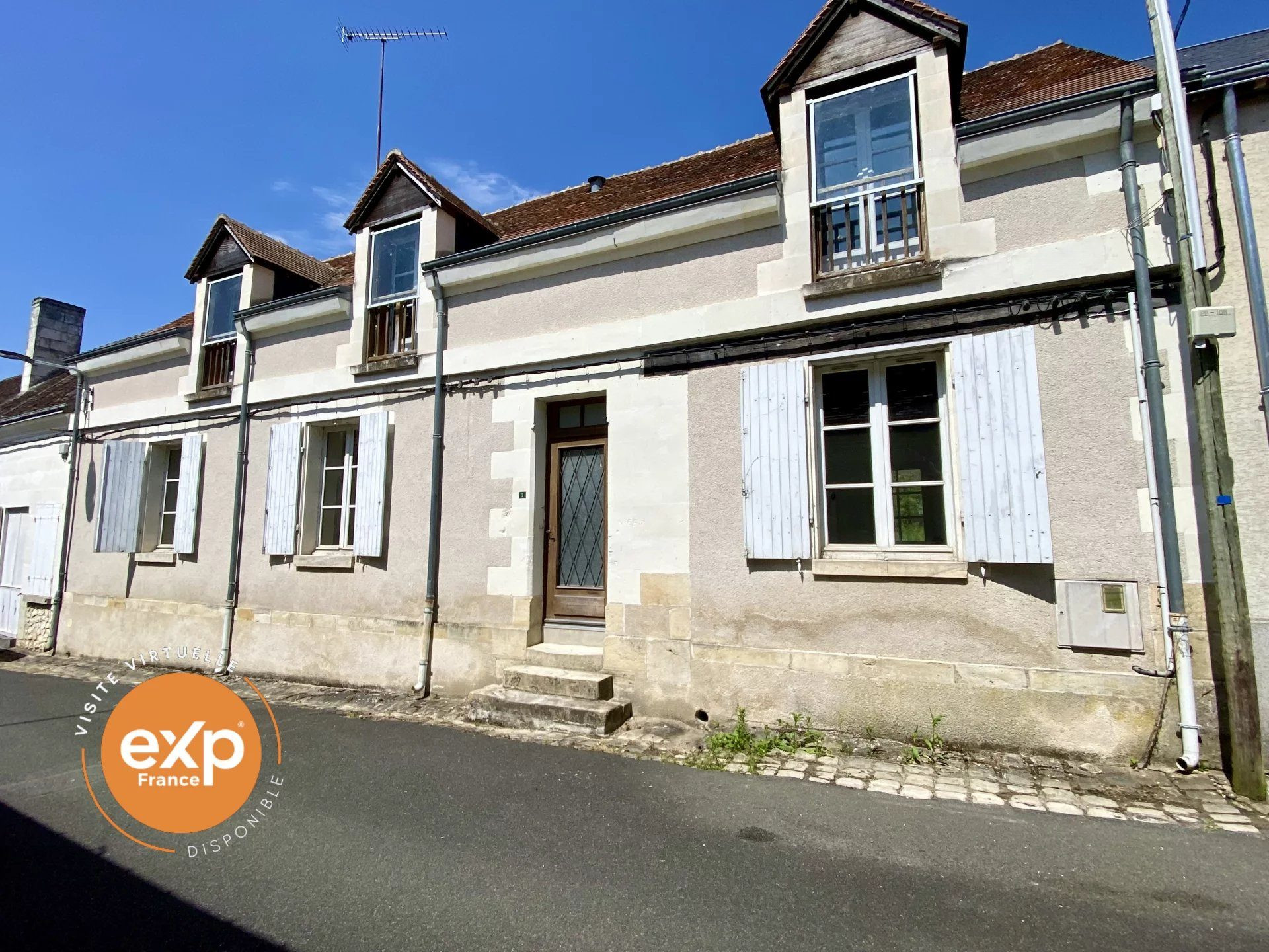 Belle maison de bourg avec annexes