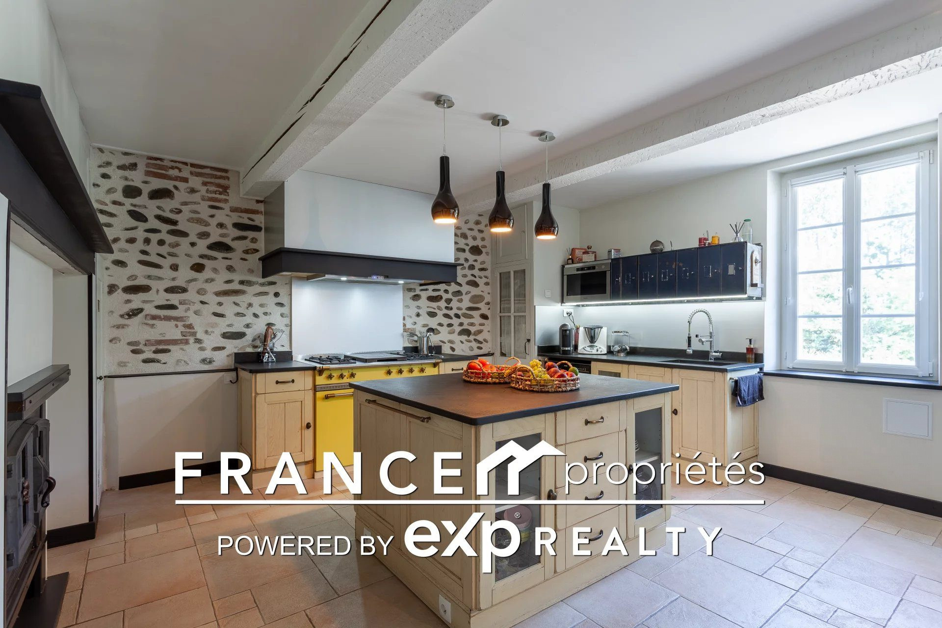 Maison 7 pièces 245 m² · à Carbonne · 245 m² · 479 000 €