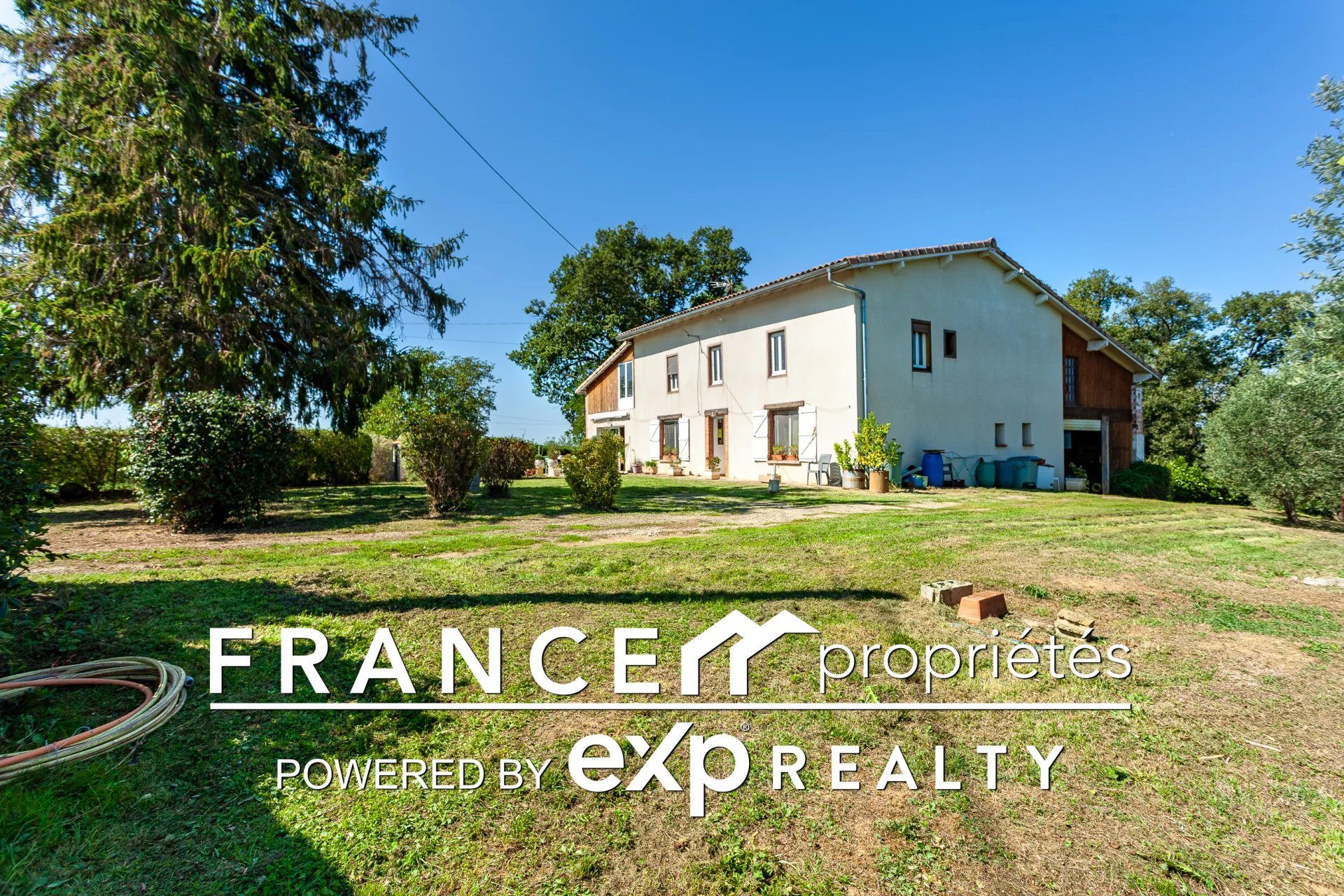 Ferme rénovée de 192 m2 - terrain 1,4 Ha
