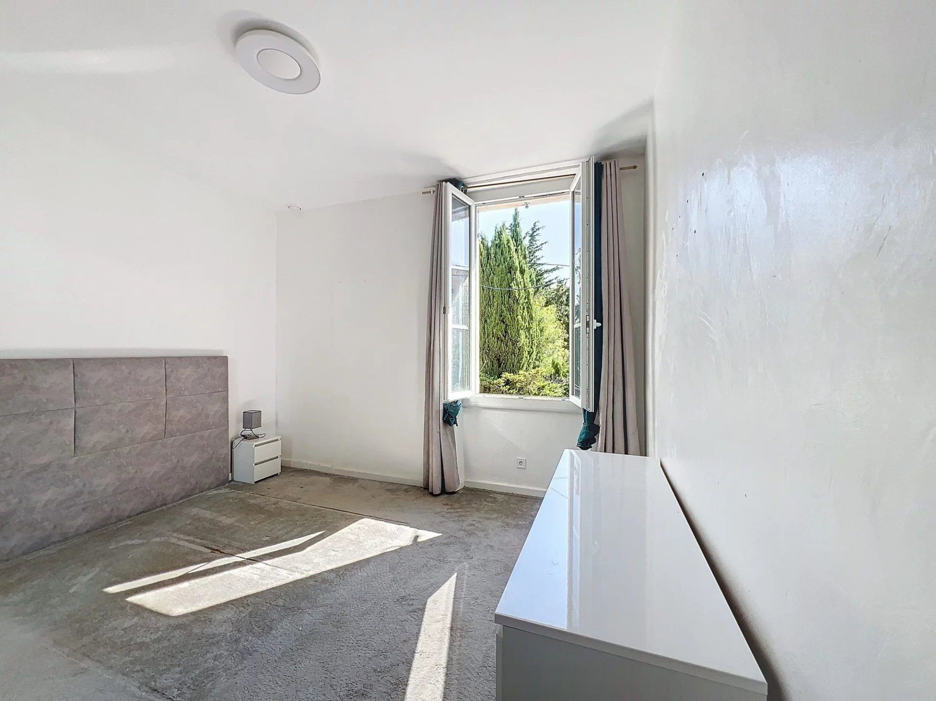 Maison divisée en 2 appartements : secteur Base Nature