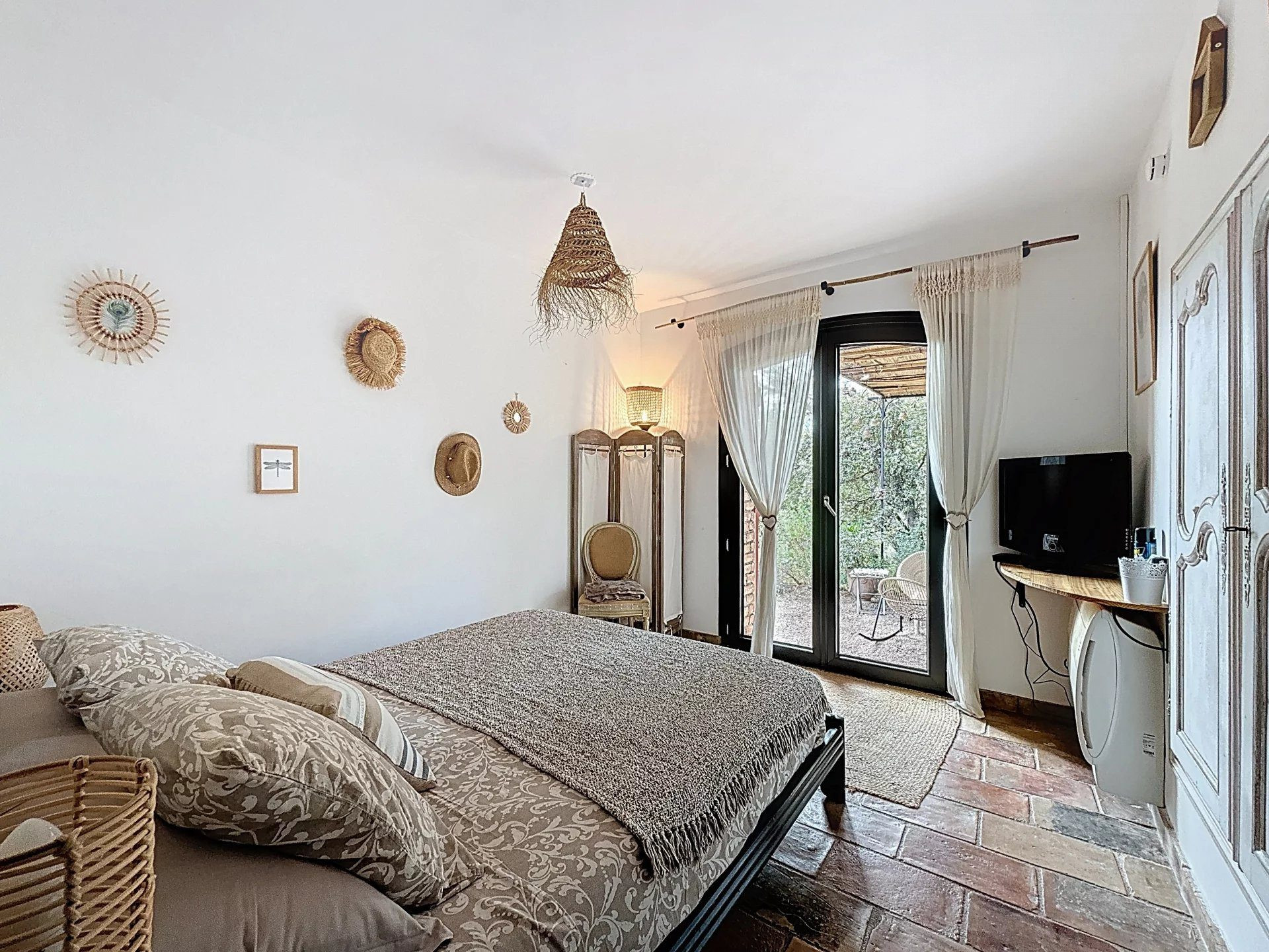 Magnificent bastide with estate over 1 hectare 3