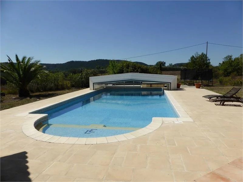 Maison 11 pièces 260 m² · à Bagnols-en-Forêt · 260 m² · 699 000 €